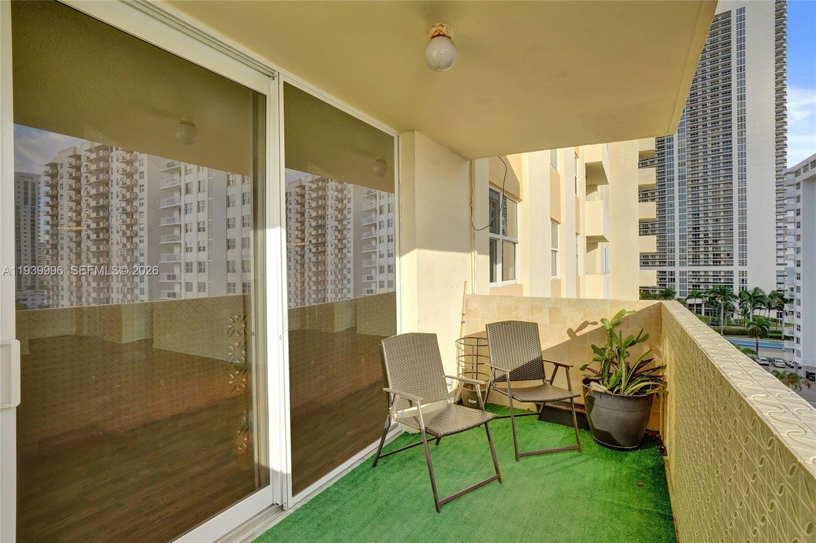 Photo of 1833 Ocean Dr  #906, Hallandale Beach, Florida, 33009 - 