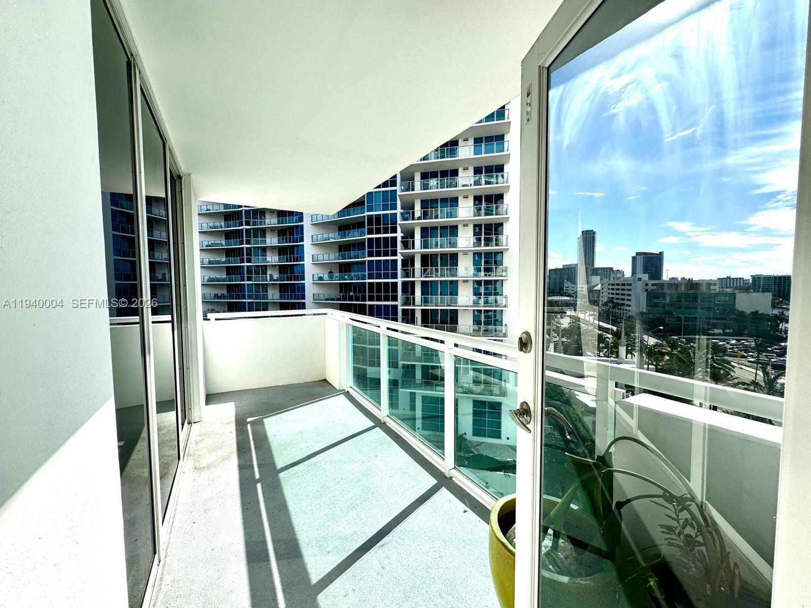 Photo of 3001 Ocean Dr #827, Hollywood, Florida, 33019 -
