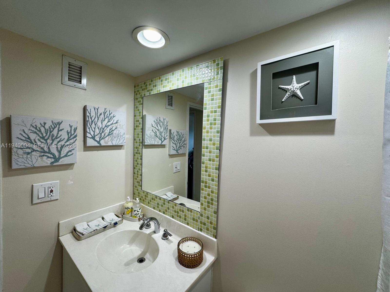 Photo of 3001 Ocean Dr #827, Hollywood, Florida, 33019 -