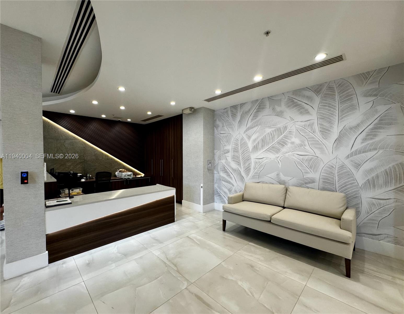 Photo of 3001 Ocean Dr #827, Hollywood, Florida, 33019 -