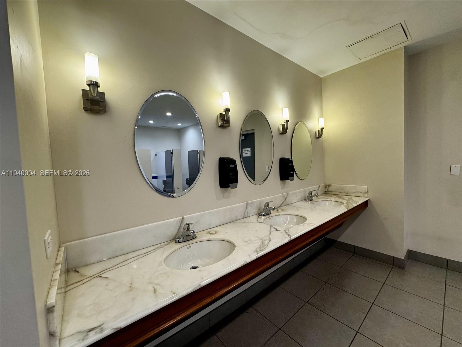 Photo of 3001 Ocean Dr #827, Hollywood, Florida, 33019 -