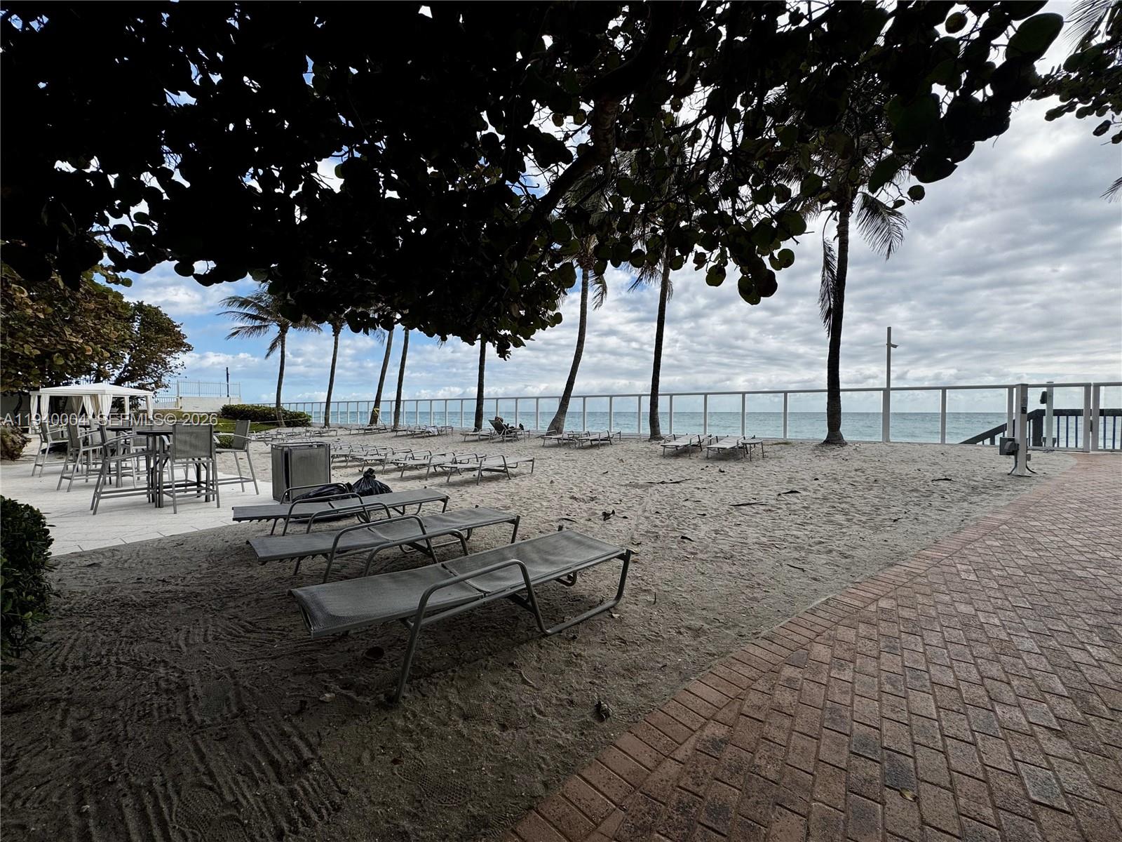 Photo of 3001 Ocean Dr #827, Hollywood, Florida, 33019 -