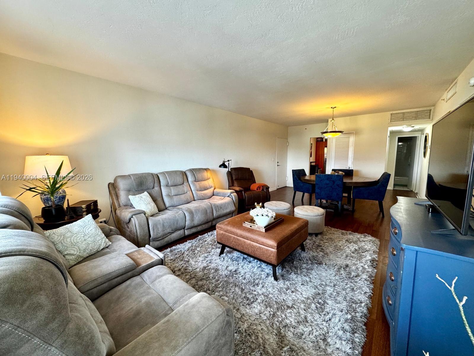 Photo of 3001 Ocean Dr #827, Hollywood, Florida, 33019 -