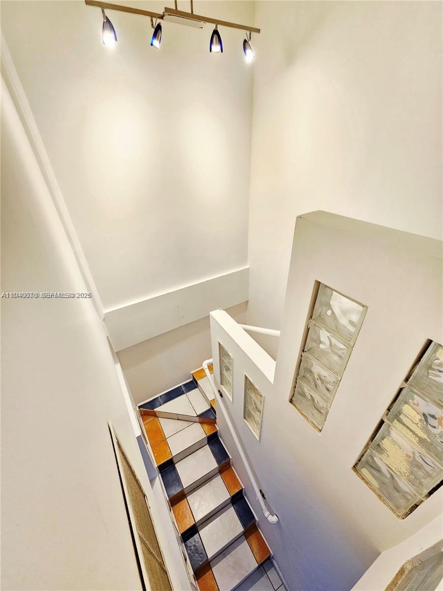 1207 2 / 1 896 кв.футов $ 2026-03-20 0 Фото