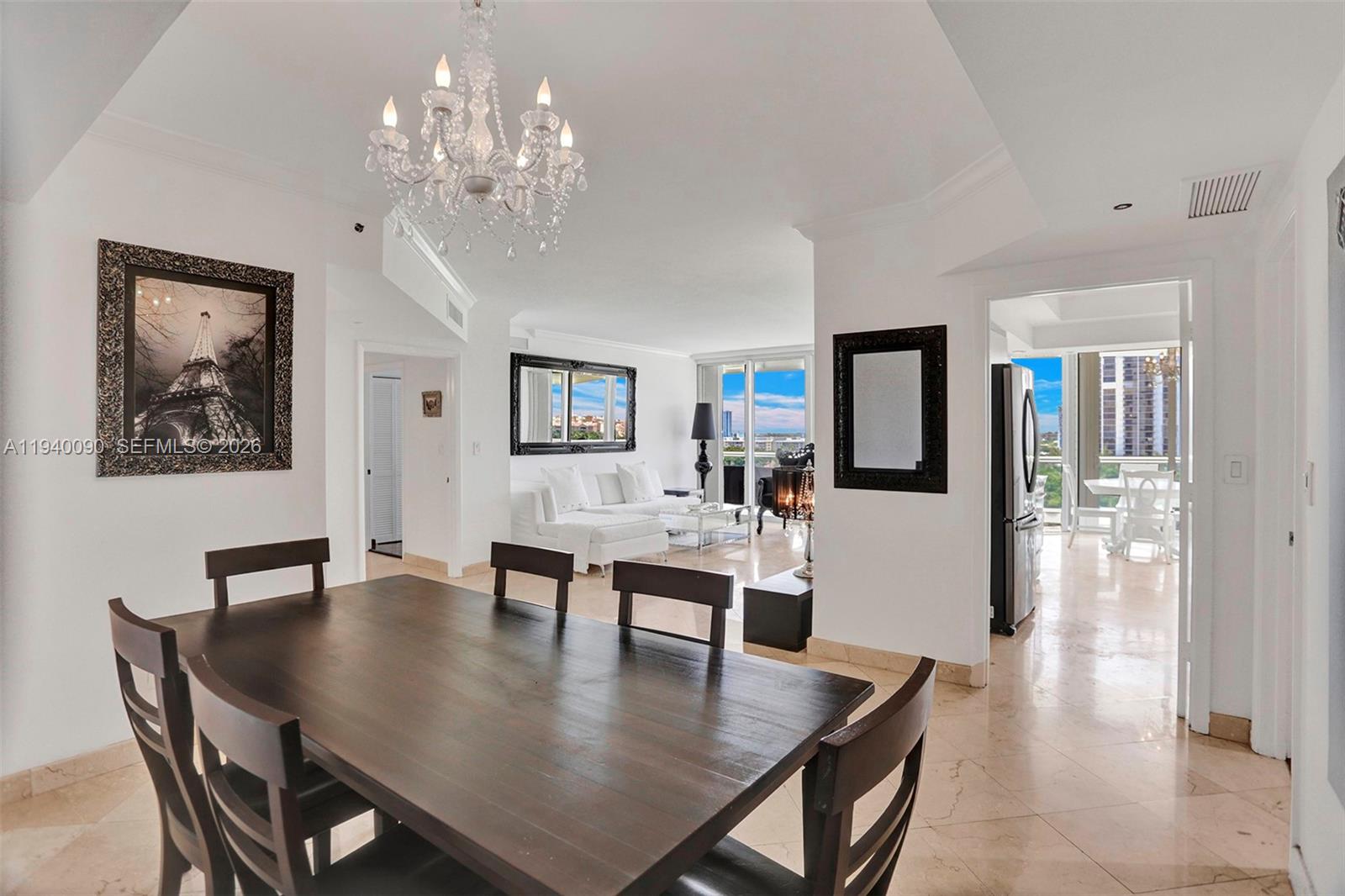 808 2 / 2 1580 sq. ft. $ 2026-01-06 0 foto