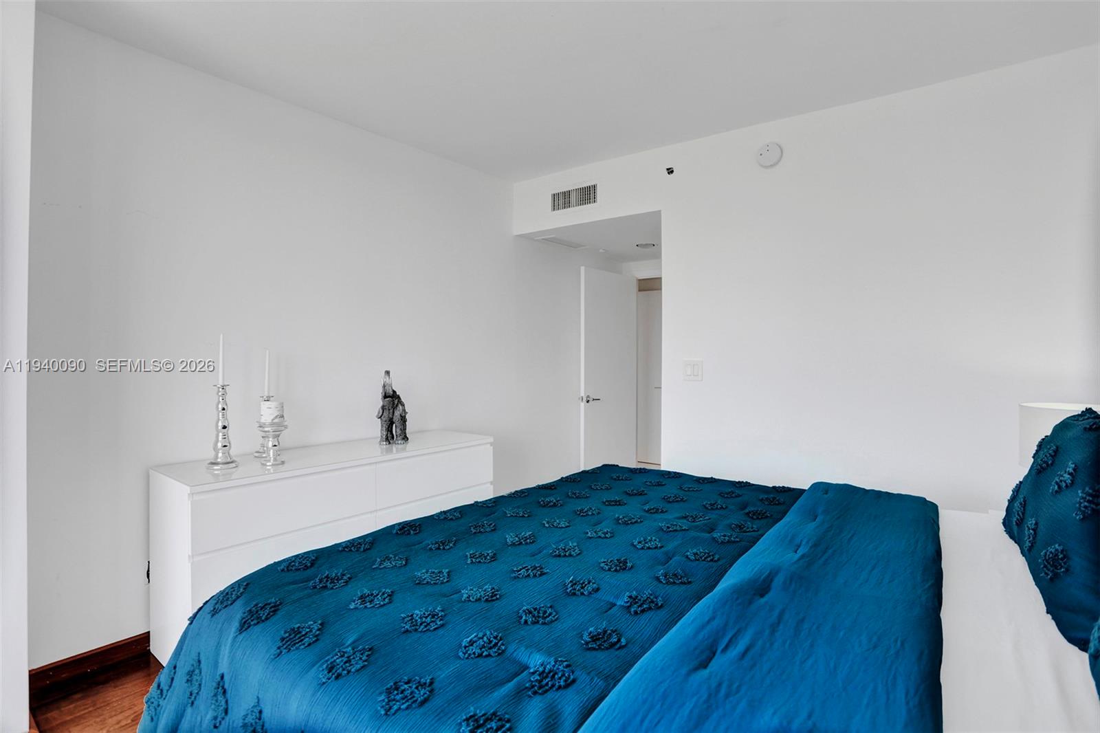 808 2 / 2 1580 sq. ft. $ 2026-01-06 0 foto