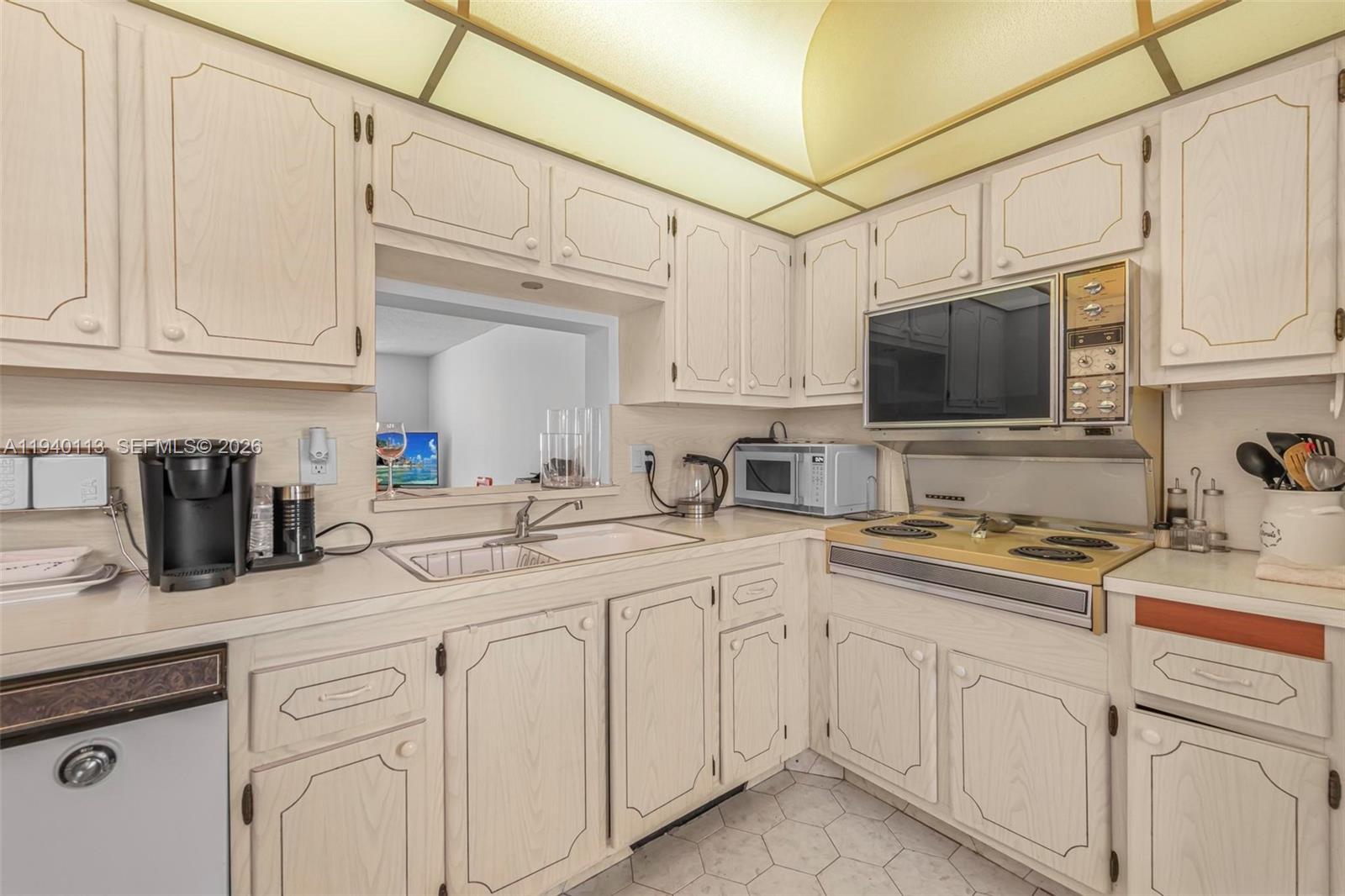 Photo of 500 12th Ave  #407, Hallandale Beach, Florida, 33009 - 