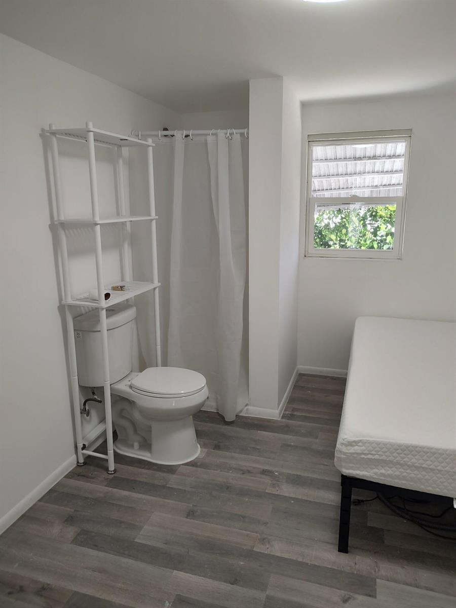 Ver detalles / 3 1250 sq. ft. $ 2026-05-01 0 foto