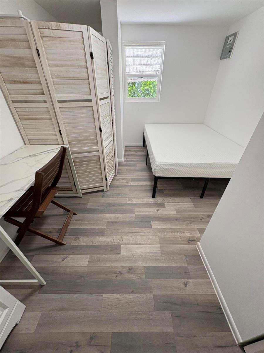 Ver detalles / 3 1250 sq. ft. $ 2026-05-01 0 foto