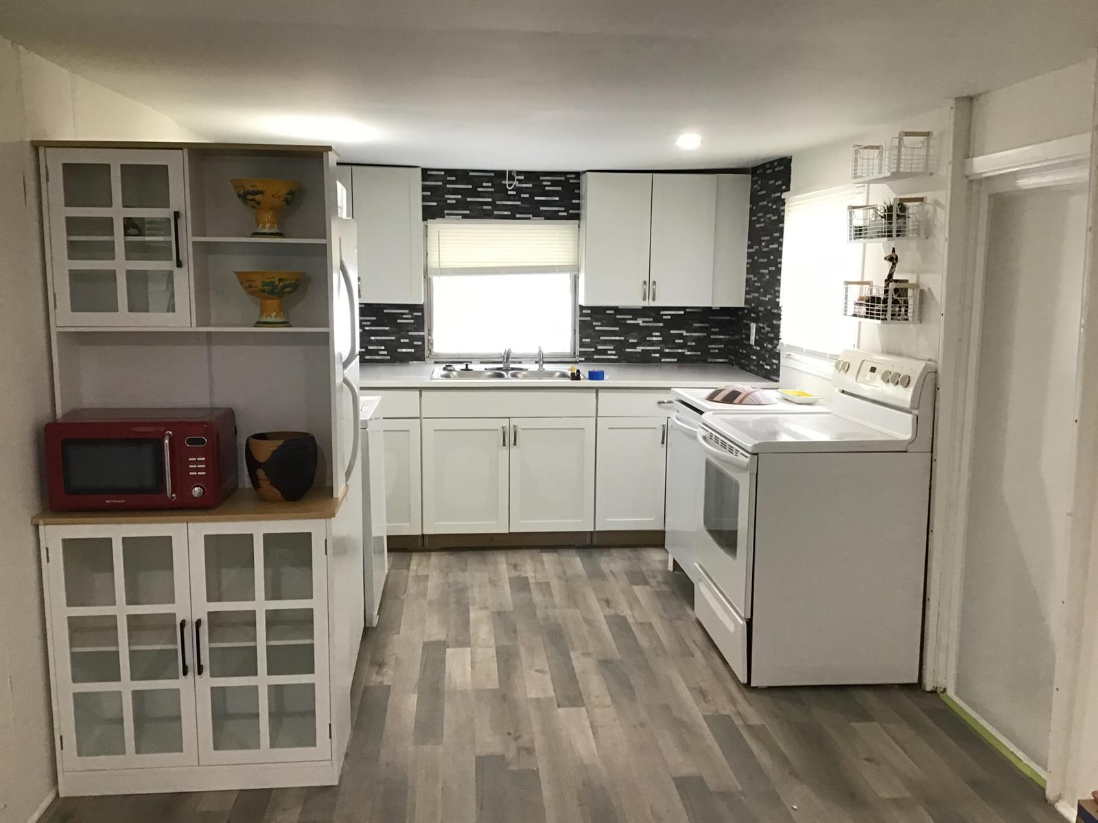 Ver detalles / 3 1250 sq. ft. $ 2026-05-01 0 foto