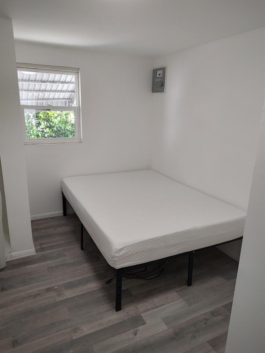 Ver detalles / 3 1250 sq. ft. $ 2026-05-01 0 foto