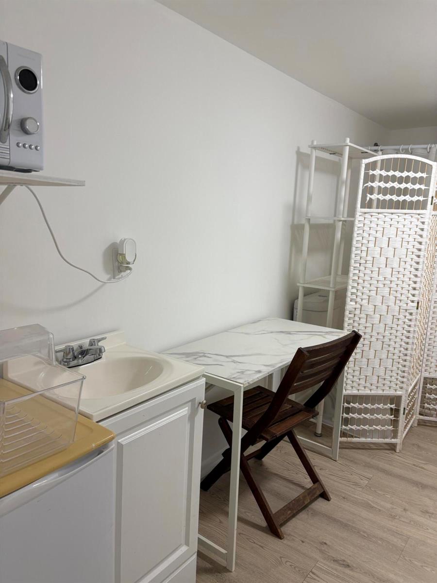 Ver detalles / 3 1250 sq. ft. $ 2026-05-01 0 foto