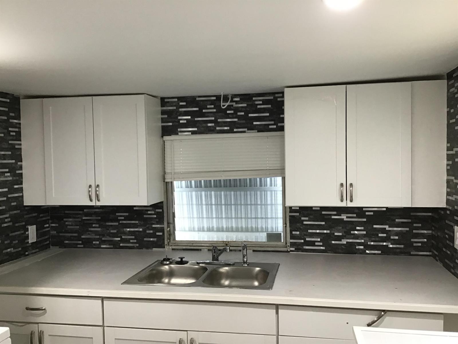 Ver detalles / 3 1250 sq. ft. $ 2026-05-01 0 foto