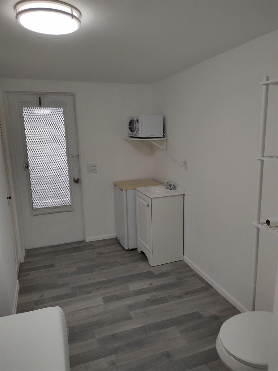 Ver detalles / 3 1250 sq. ft. $ 2026-05-01 0 foto