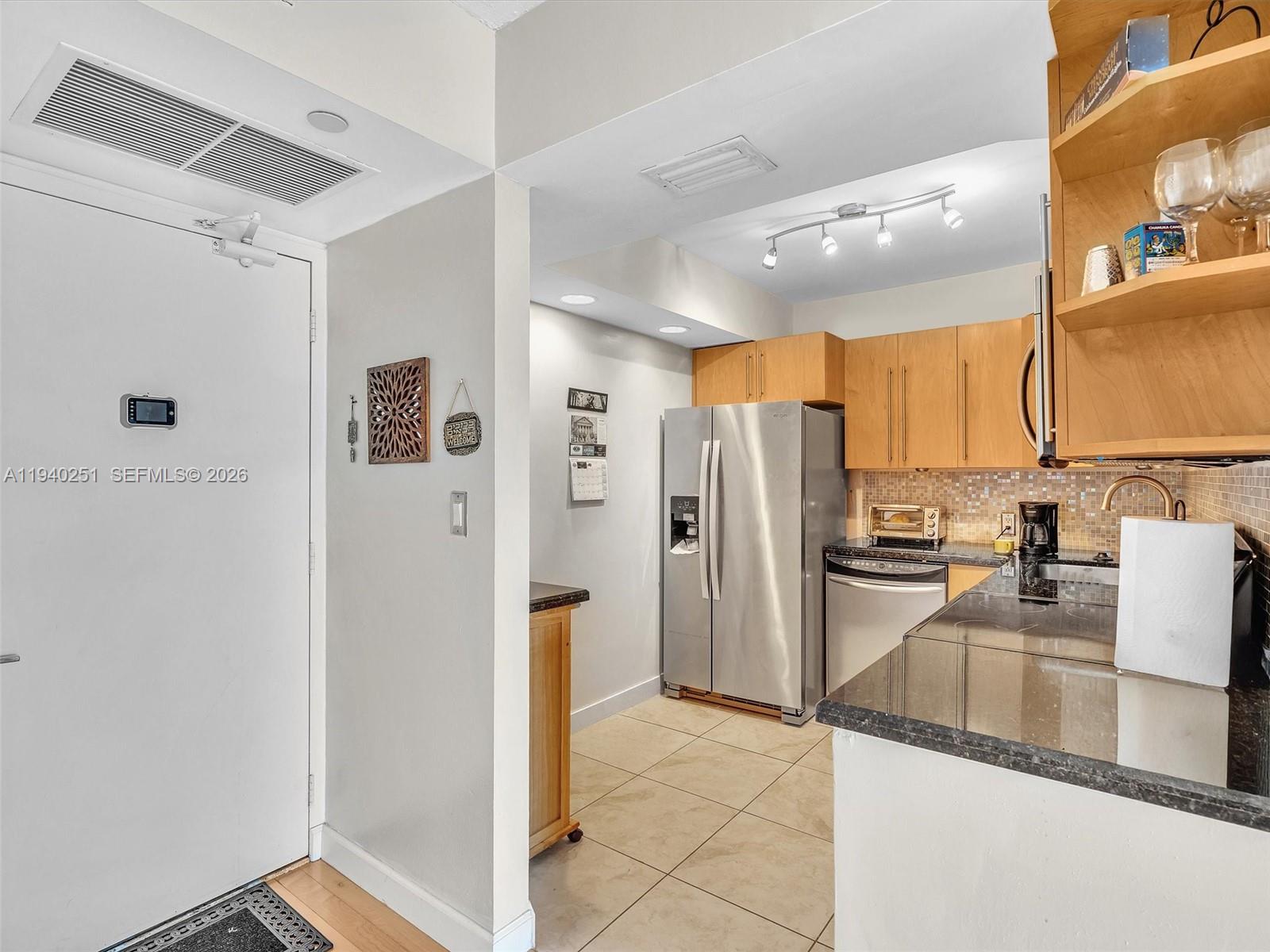 Photo of 20379 Country Club Dr  #1138, Aventura, Florida, 33180 - 