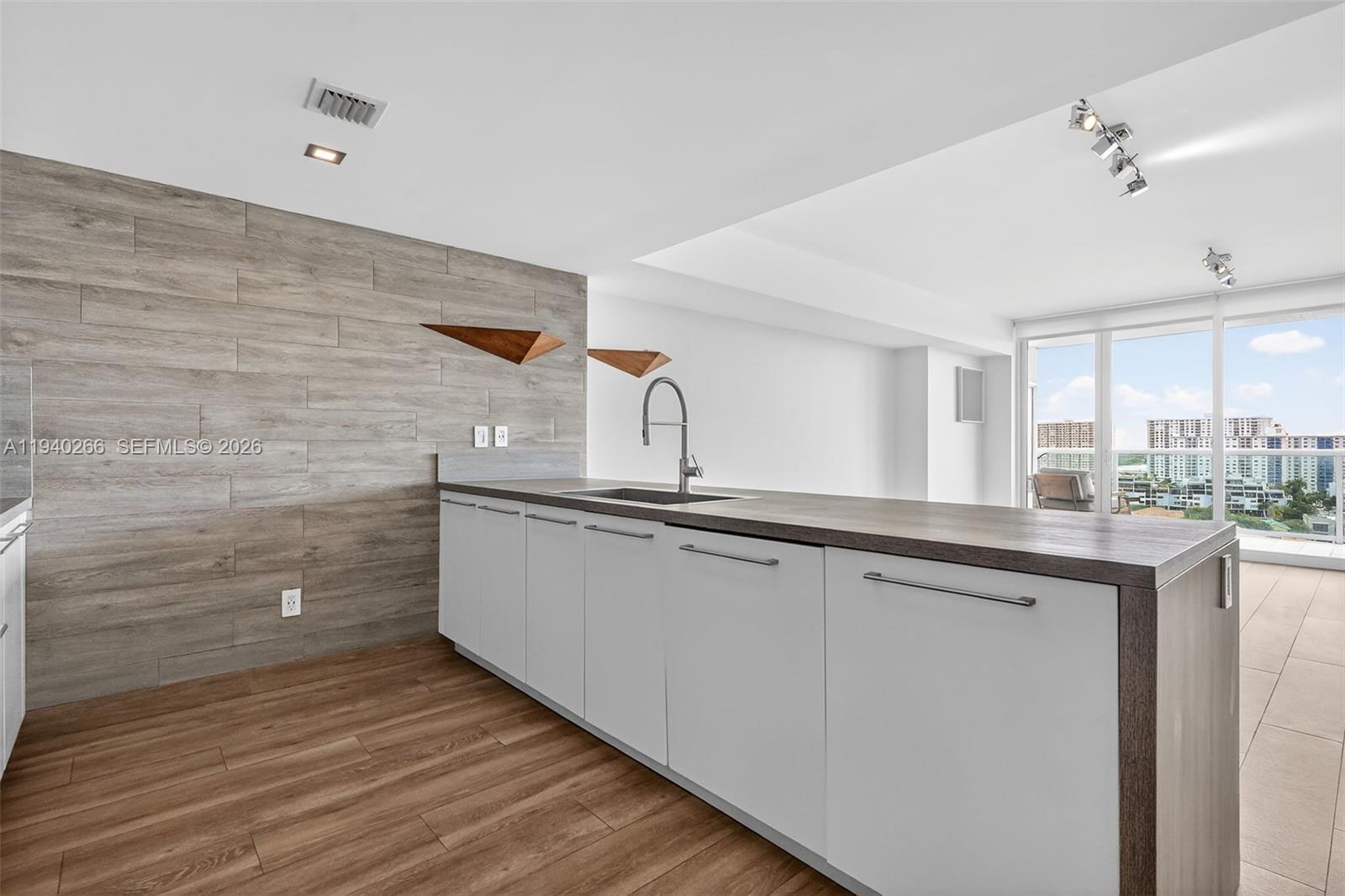 Photo of 400 Sunny Isles Blvd  #1207, Sunny Isles Beach, Florida, 33160 - 