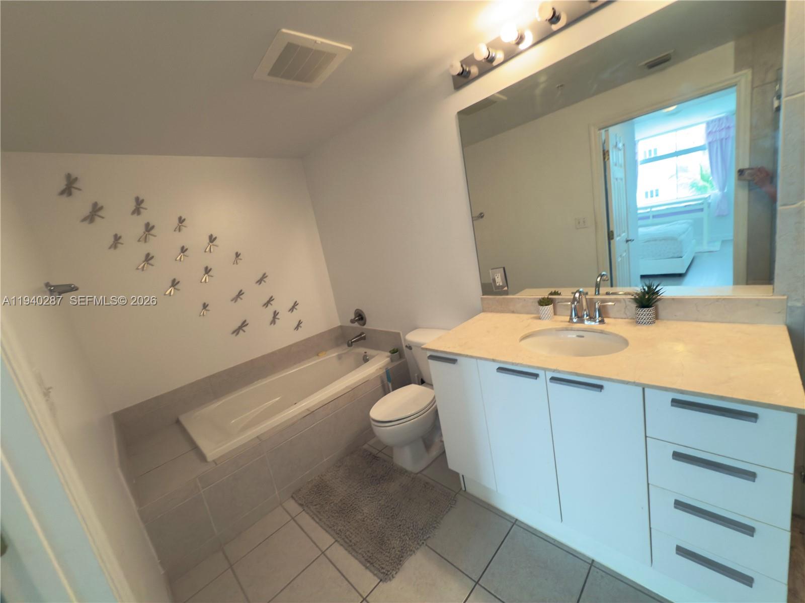 Photo of 140 Dixie Hwy  #712, Hollywood, Florida, 33020 - 