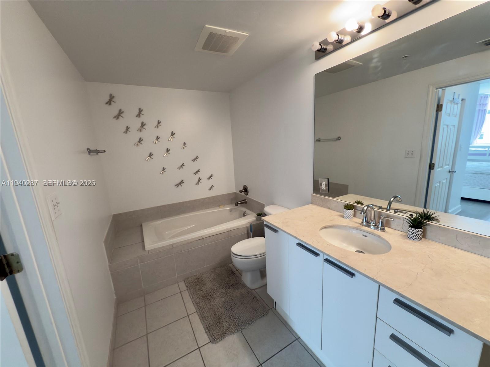 Photo of 140 Dixie Hwy  #712, Hollywood, Florida, 33020 - 