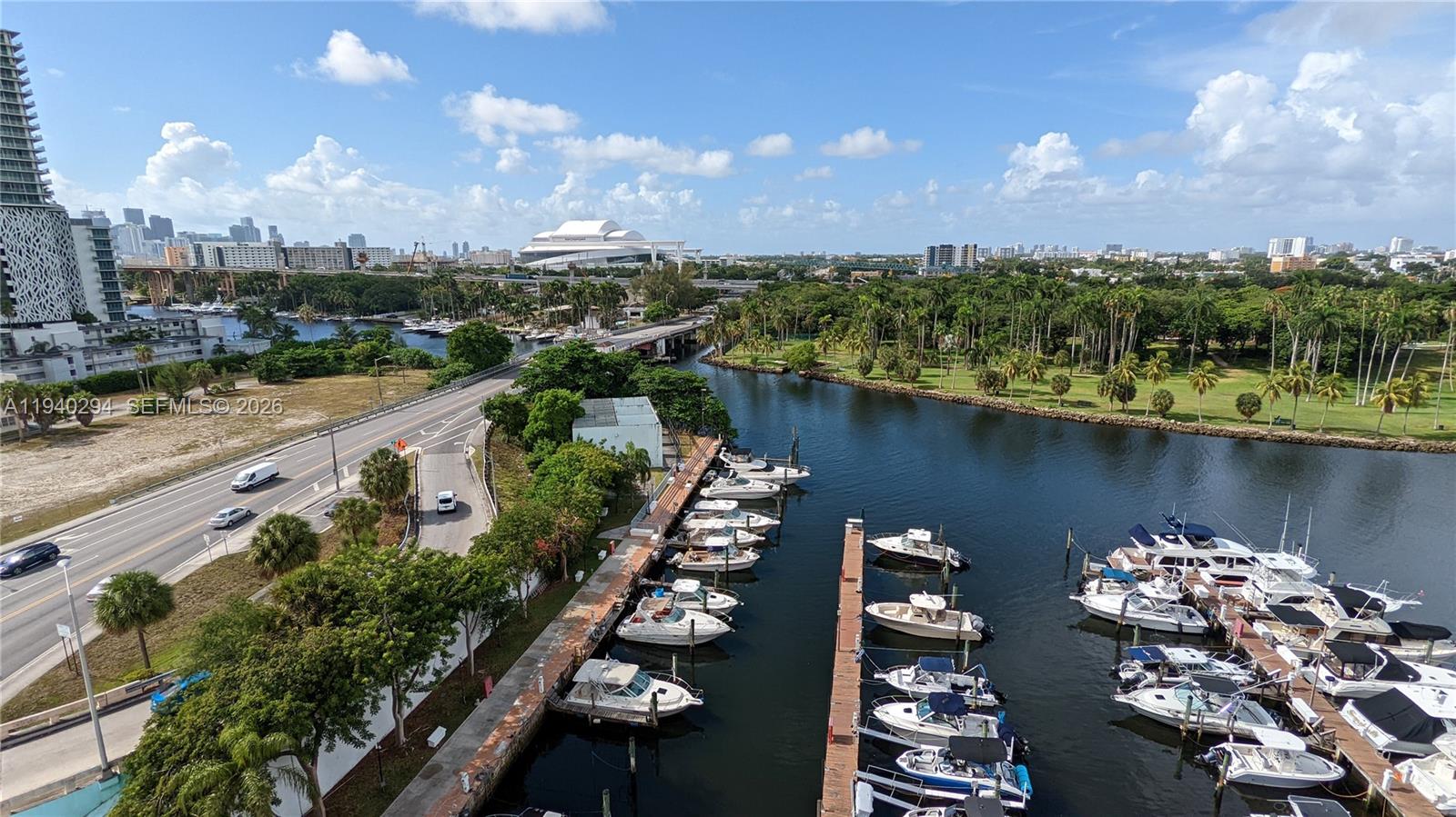   /   кв.футов $ 2026-01-07 0 Фото