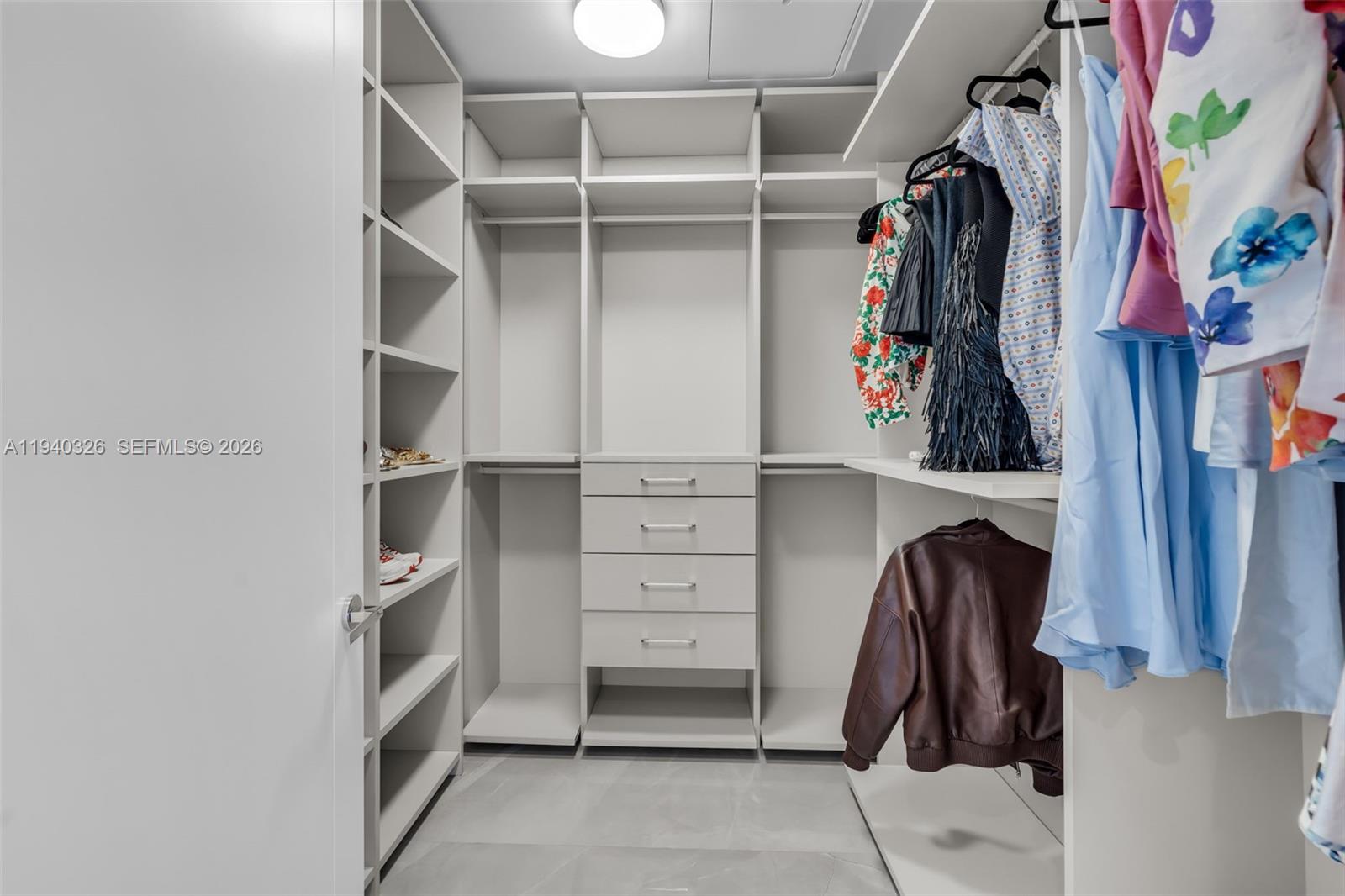 402 3 / 5 2797 sq. ft. $ 2026-01-07 0 Photo