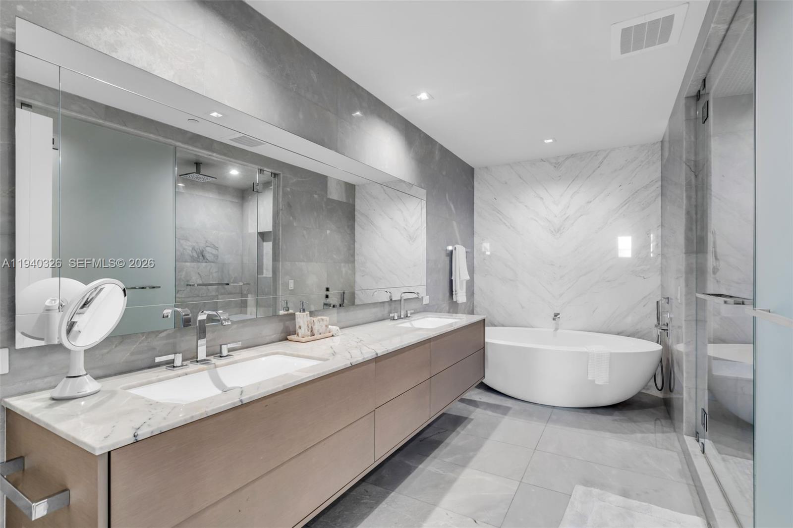 402 3 / 5 2797 sq. ft. $ 2026-01-07 0 Photo