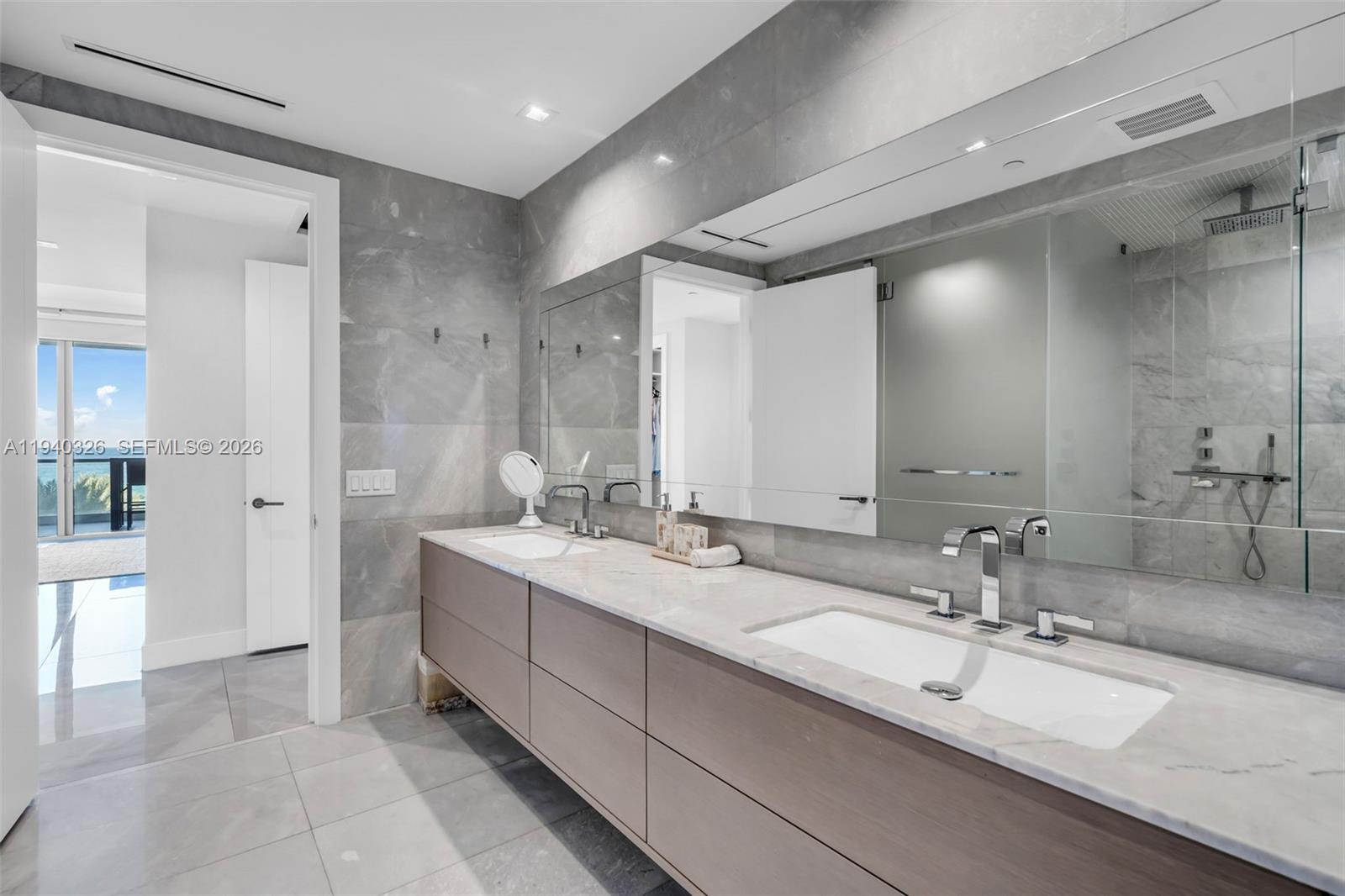 402 3 / 5 2797 sq. ft. $ 2026-01-07 0 Photo