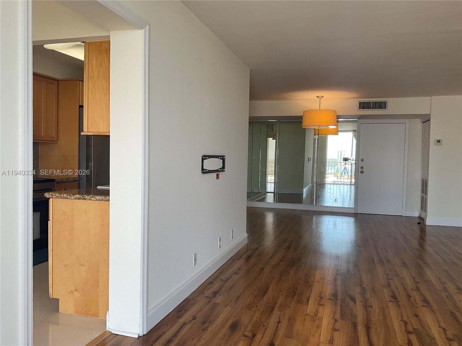 See details 1908 2 / 2 1240 sq. ft. $ 2026-01-10 0 Photo