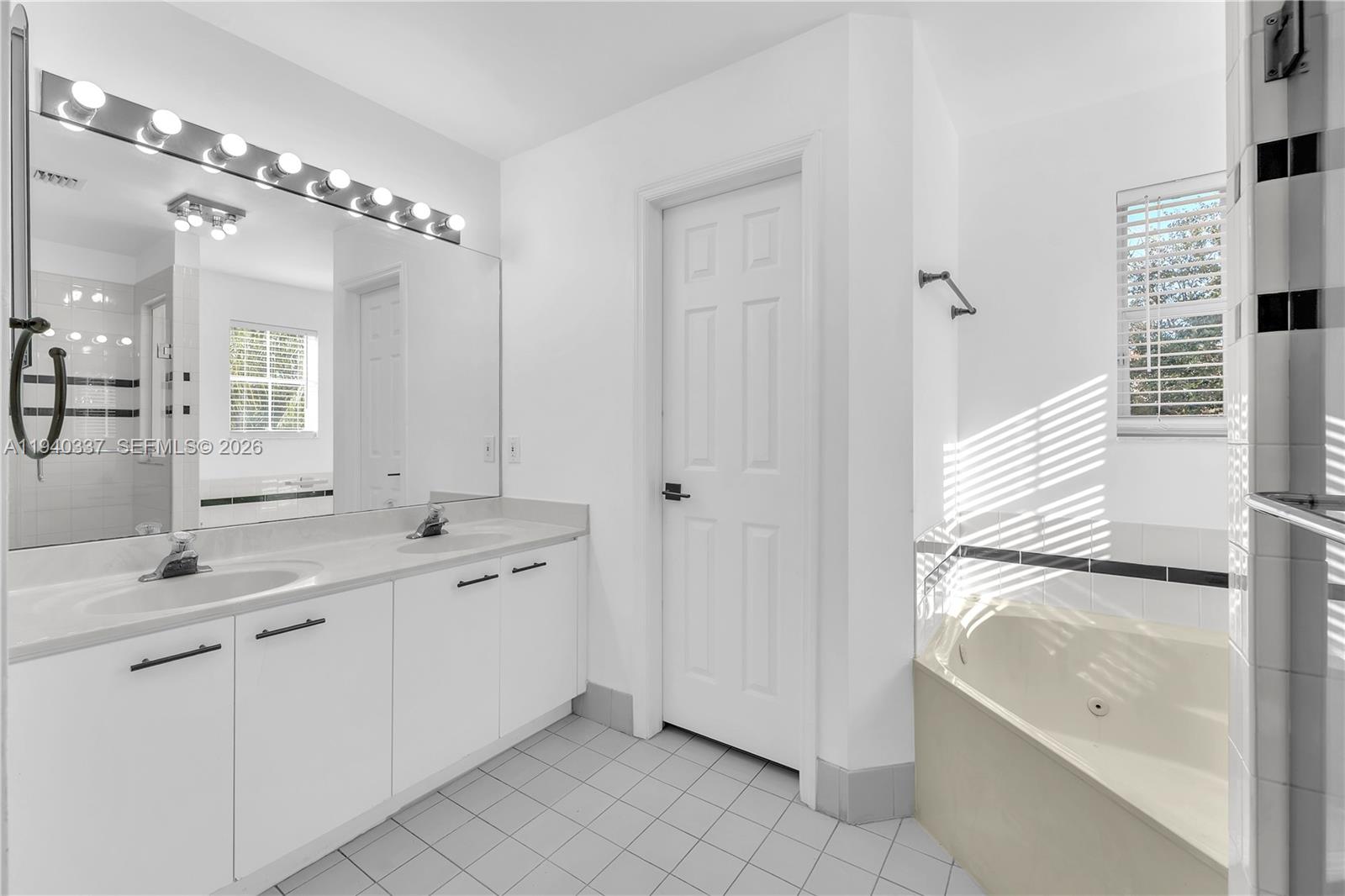 Photo of 1450 Weeping Willow Way  (1450), Hollywood, Florida, 33019 - 