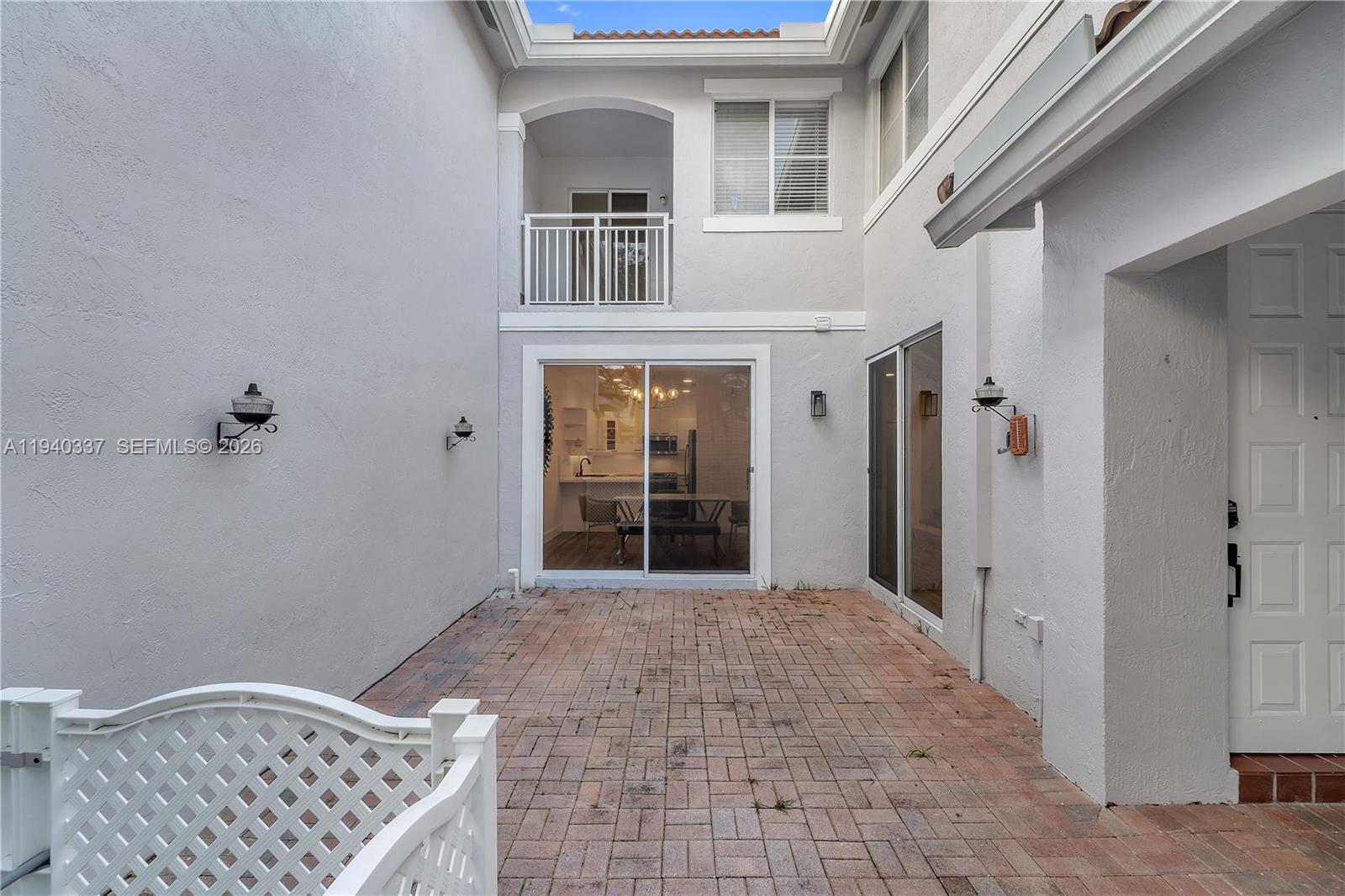 Photo of 1450 Weeping Willow Way  (1450), Hollywood, Florida, 33019 - 