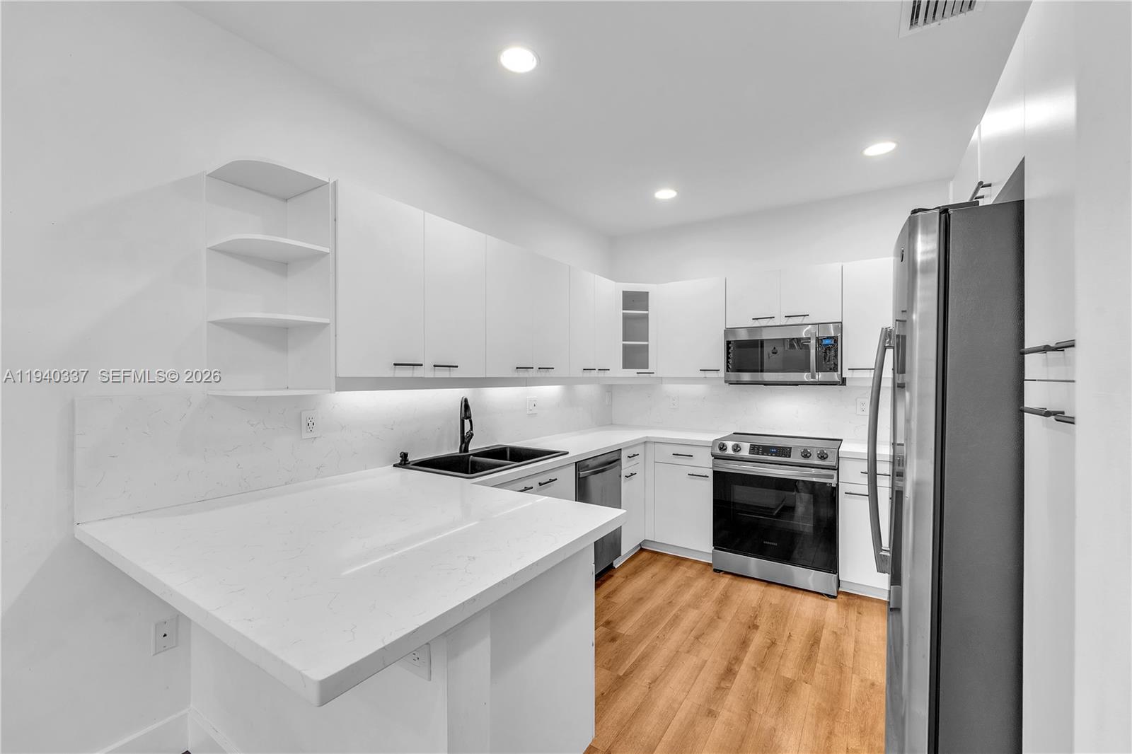 Photo of 1450 Weeping Willow Way  (1450), Hollywood, Florida, 33019 - 