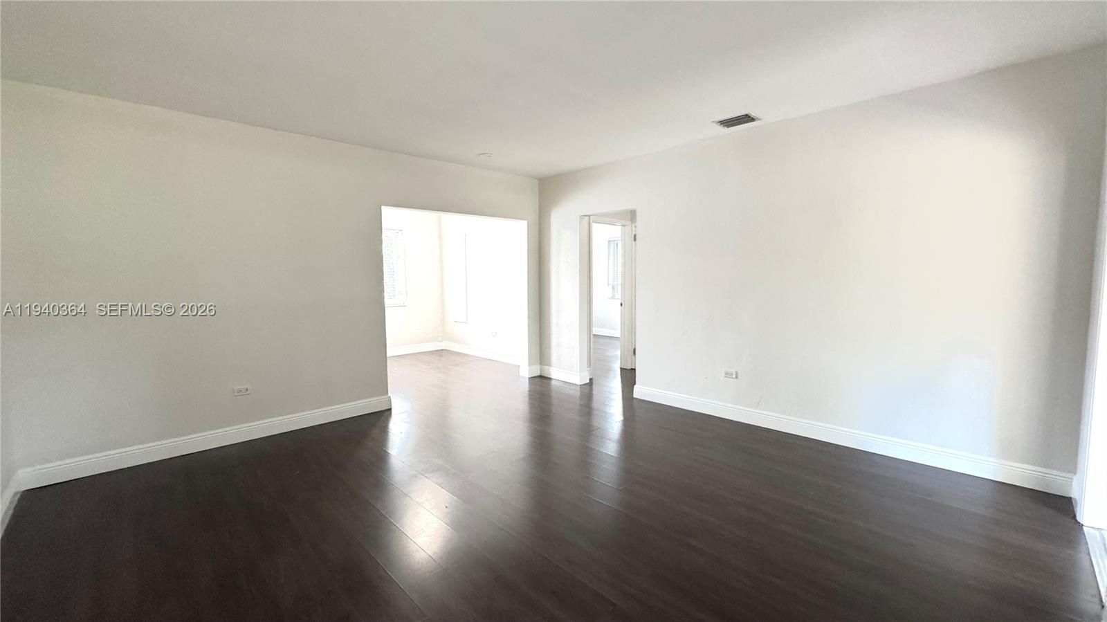   /  1690 кв.футов $ 2026-01-07 0 Фото