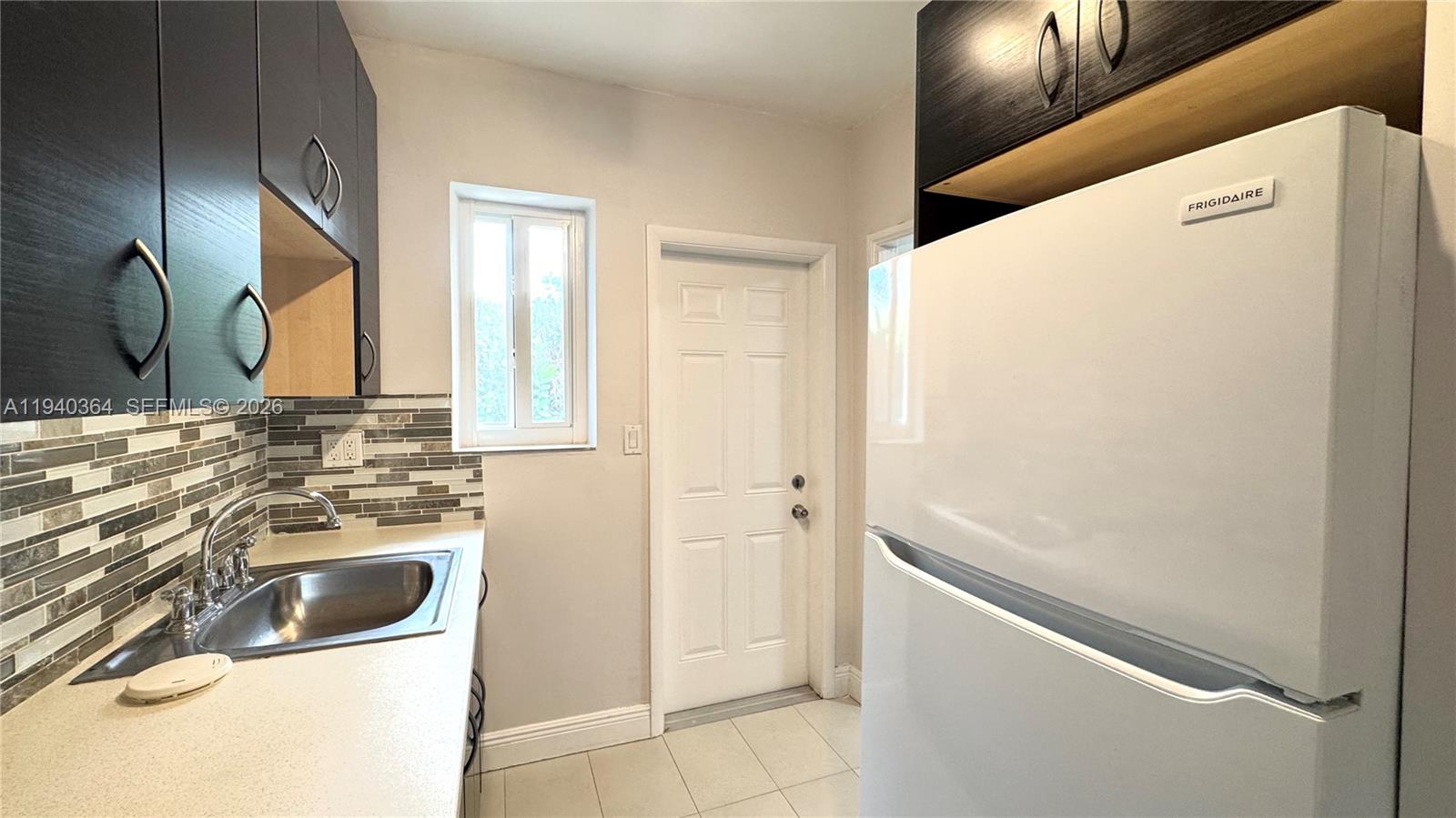   /  1690 кв.футов $ 2026-01-07 0 Фото