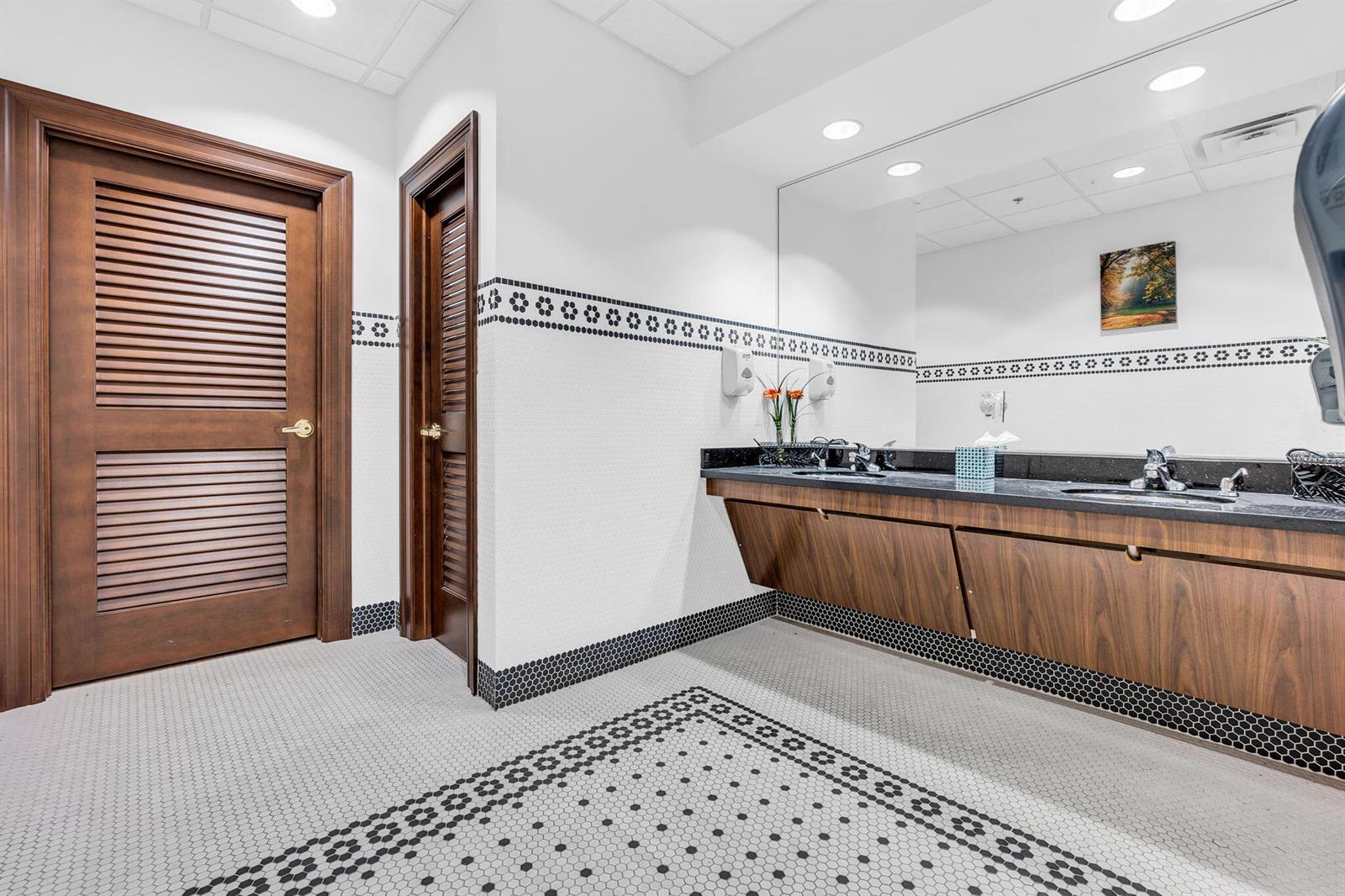Ver detalles 2nd Floor / 2 sq. ft. $ 2026-06-17 0 foto