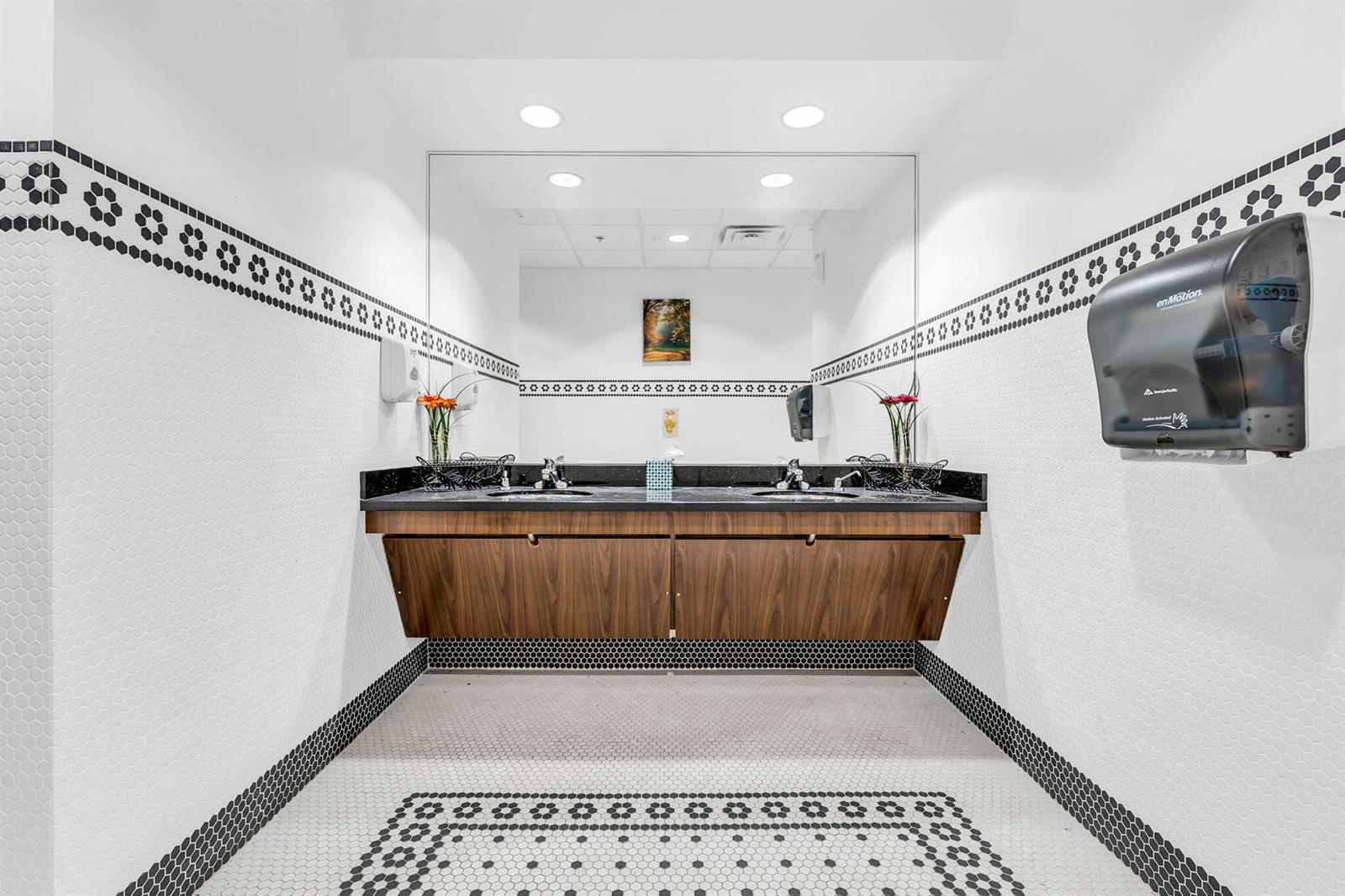 Ver detalles 2nd Floor / 2 sq. ft. $ 2026-06-17 0 foto