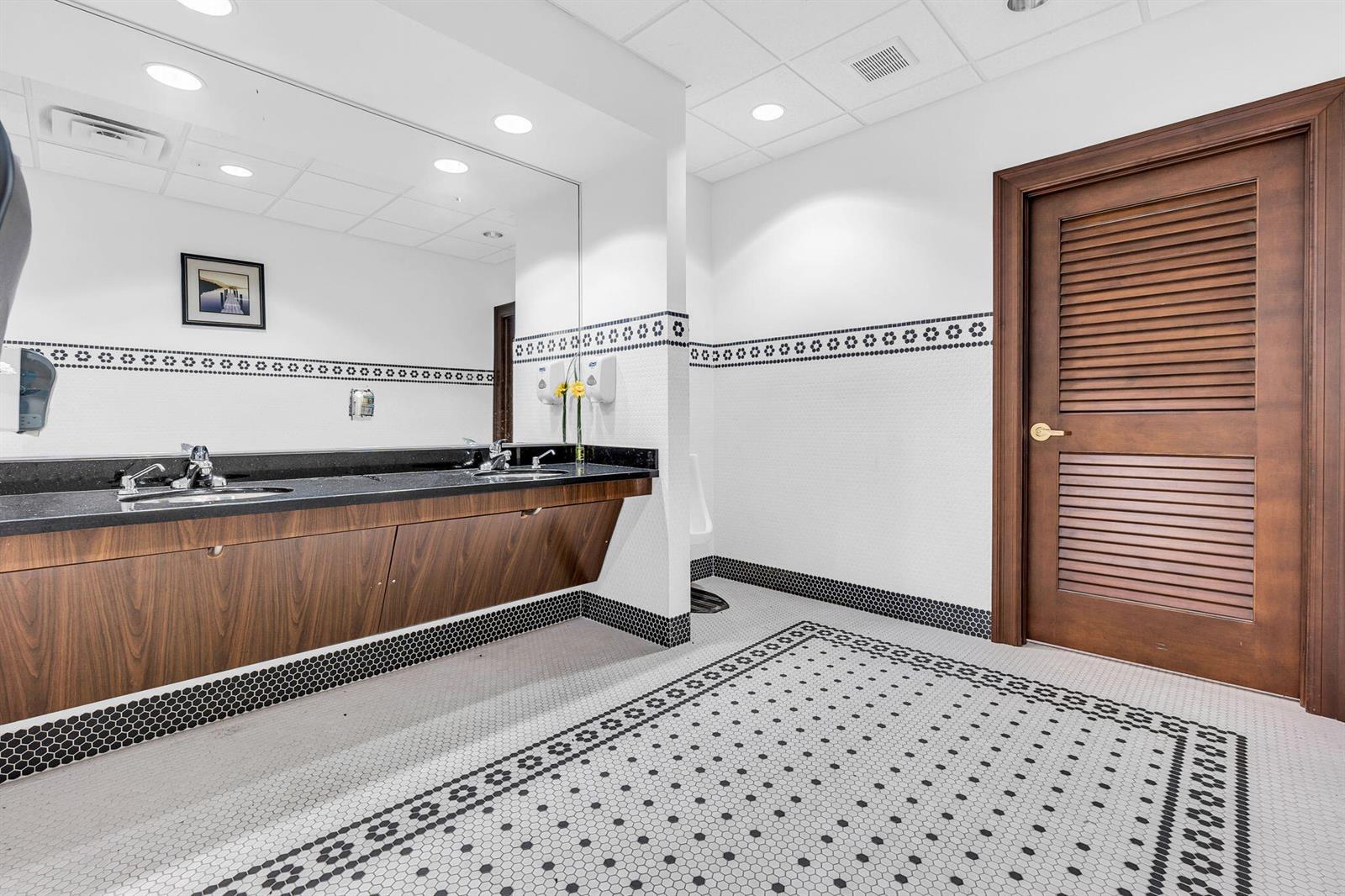 Ver detalles 2nd Floor / 2 sq. ft. $ 2026-06-17 0 foto