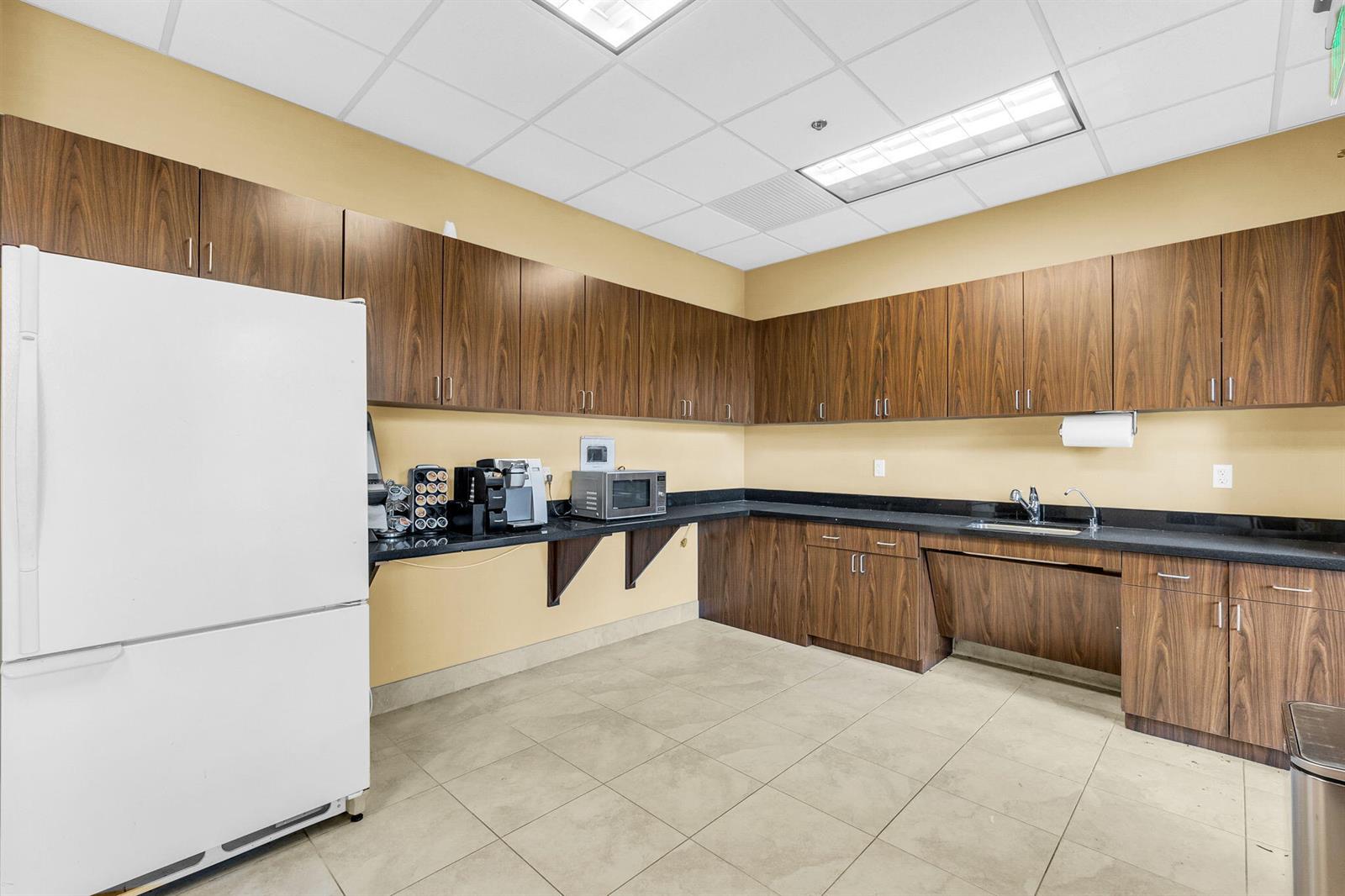 Ver detalles 2nd Floor / 2 sq. ft. $ 2026-06-17 0 foto