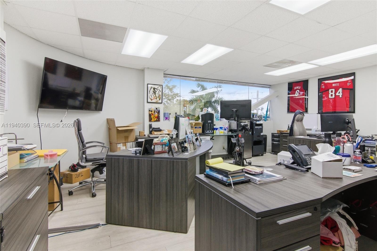 301  /   кв.футов $ 2026-01-07 0 Фото