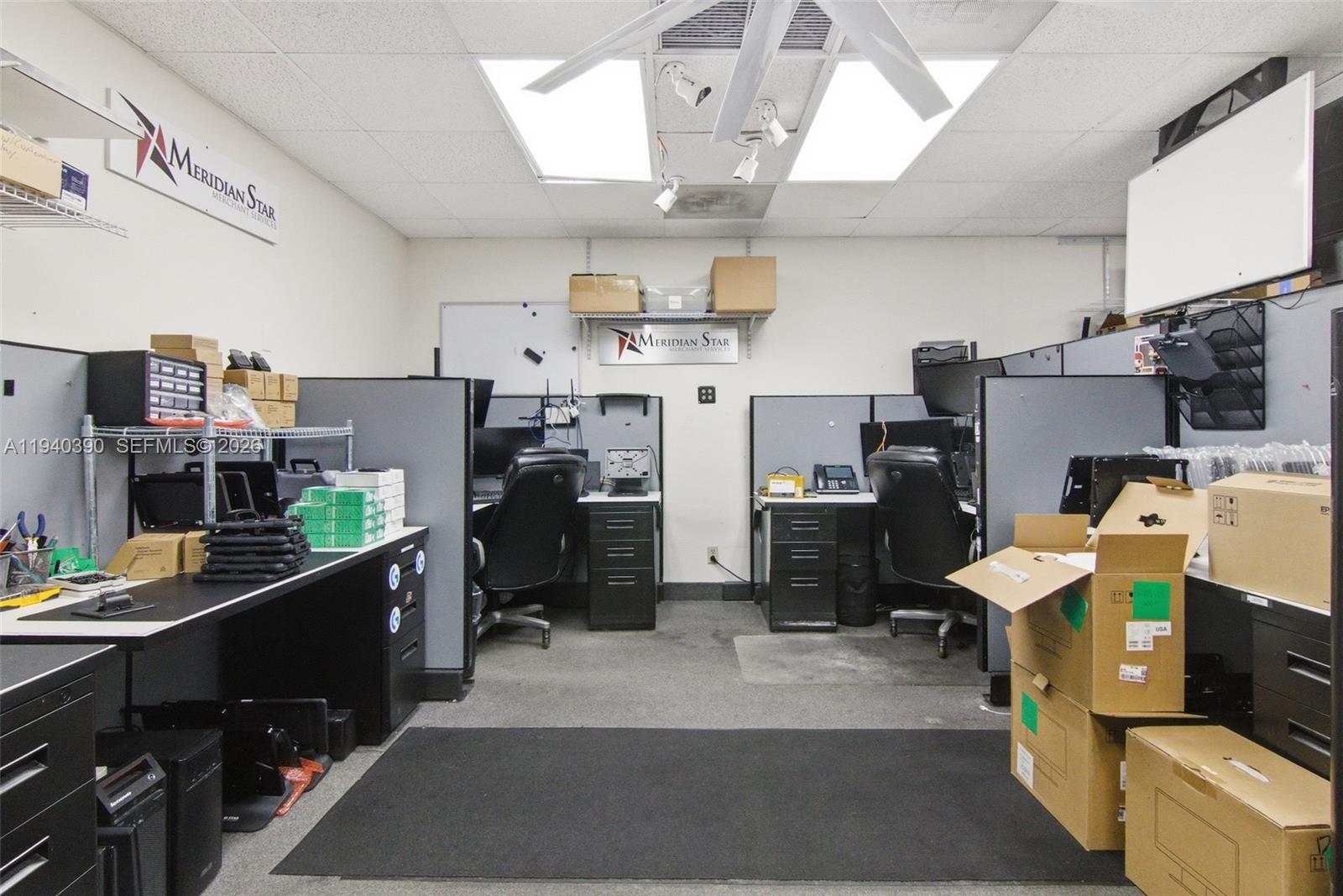 301  /   кв.футов $ 2026-01-07 0 Фото