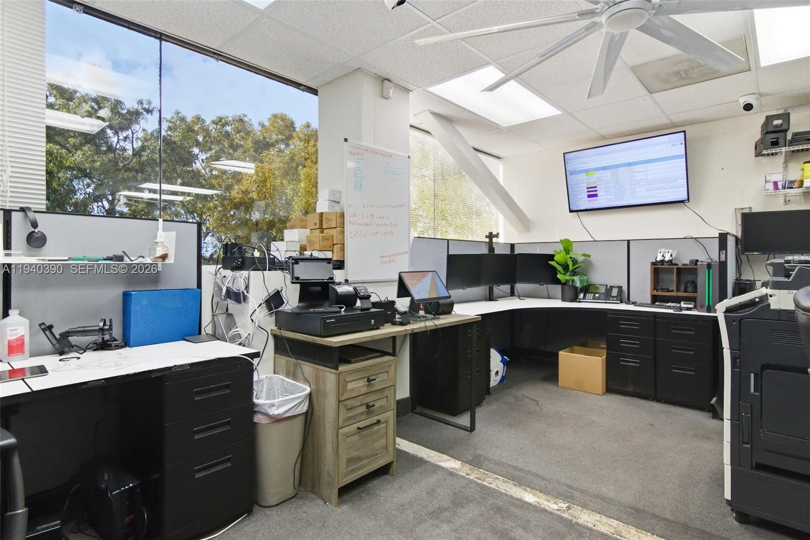 301  /   кв.футов $ 2026-01-07 0 Фото