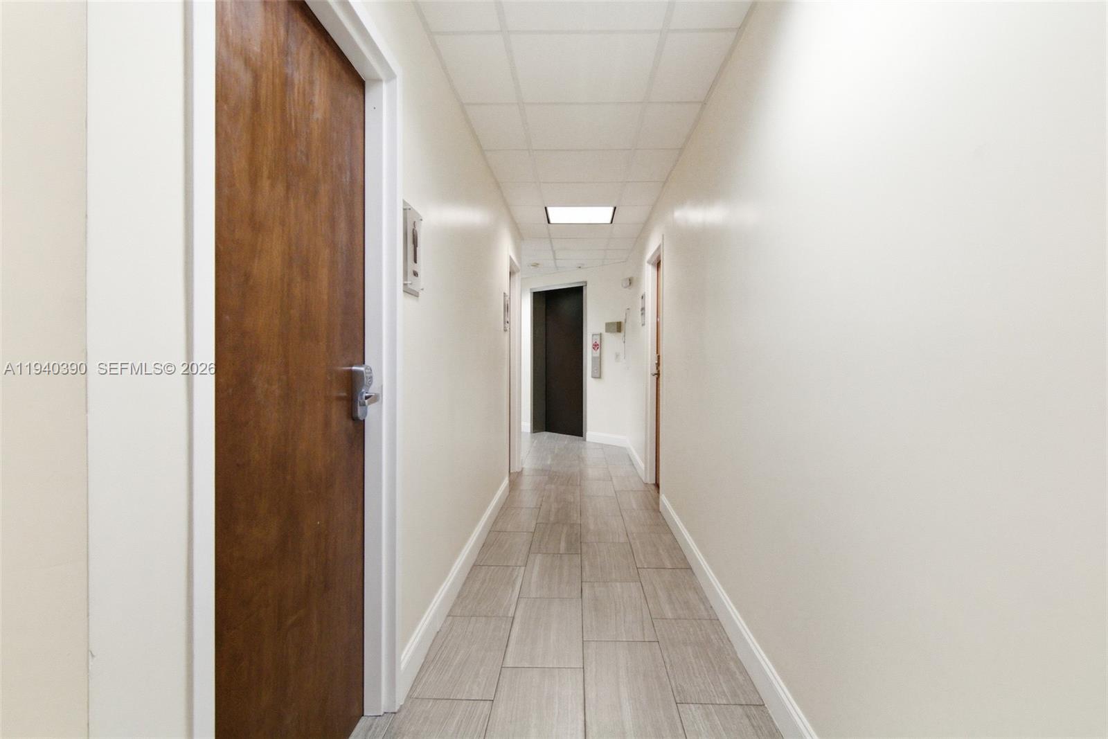 301  /   кв.футов $ 2026-01-07 0 Фото