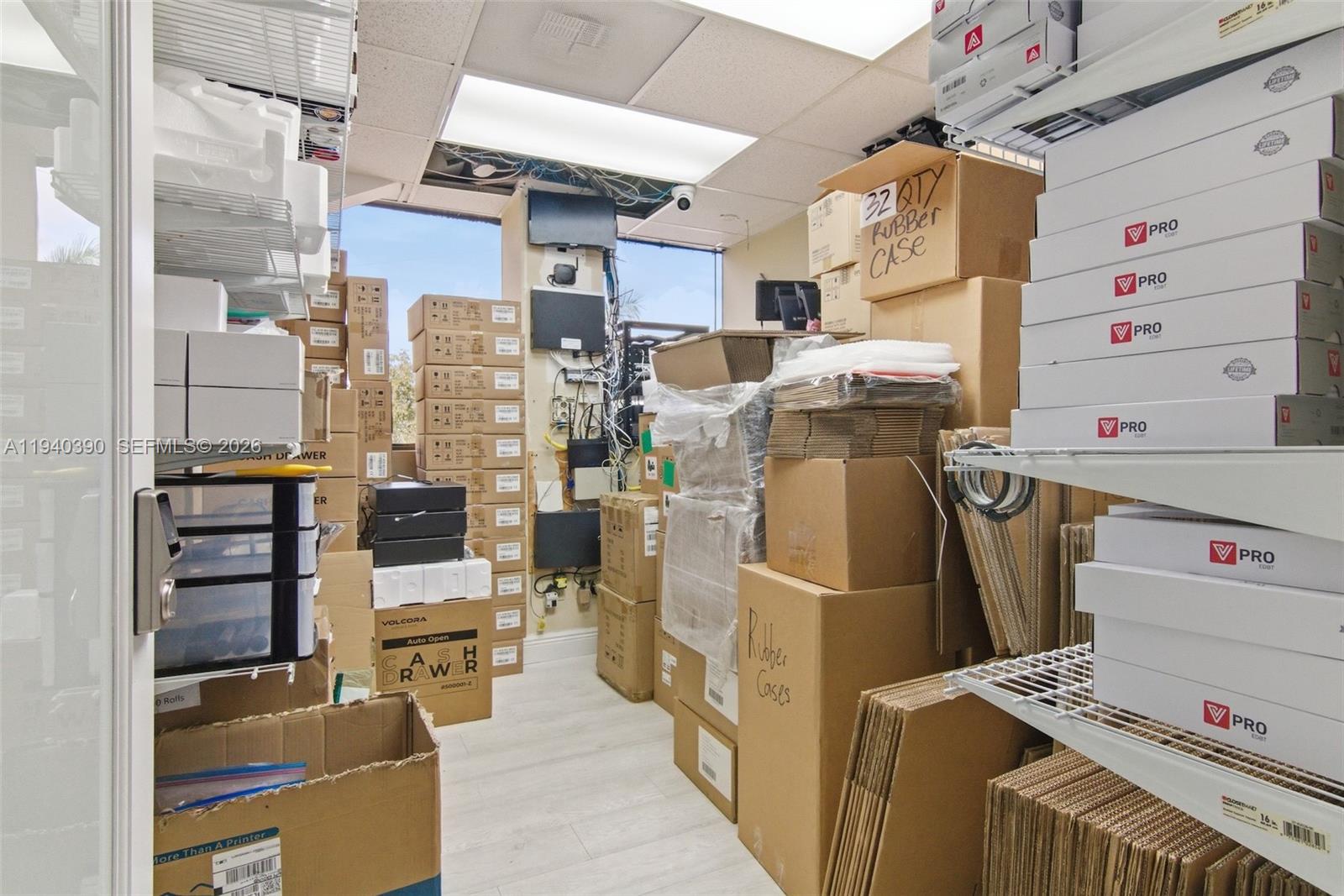 301  /   кв.футов $ 2026-01-07 0 Фото