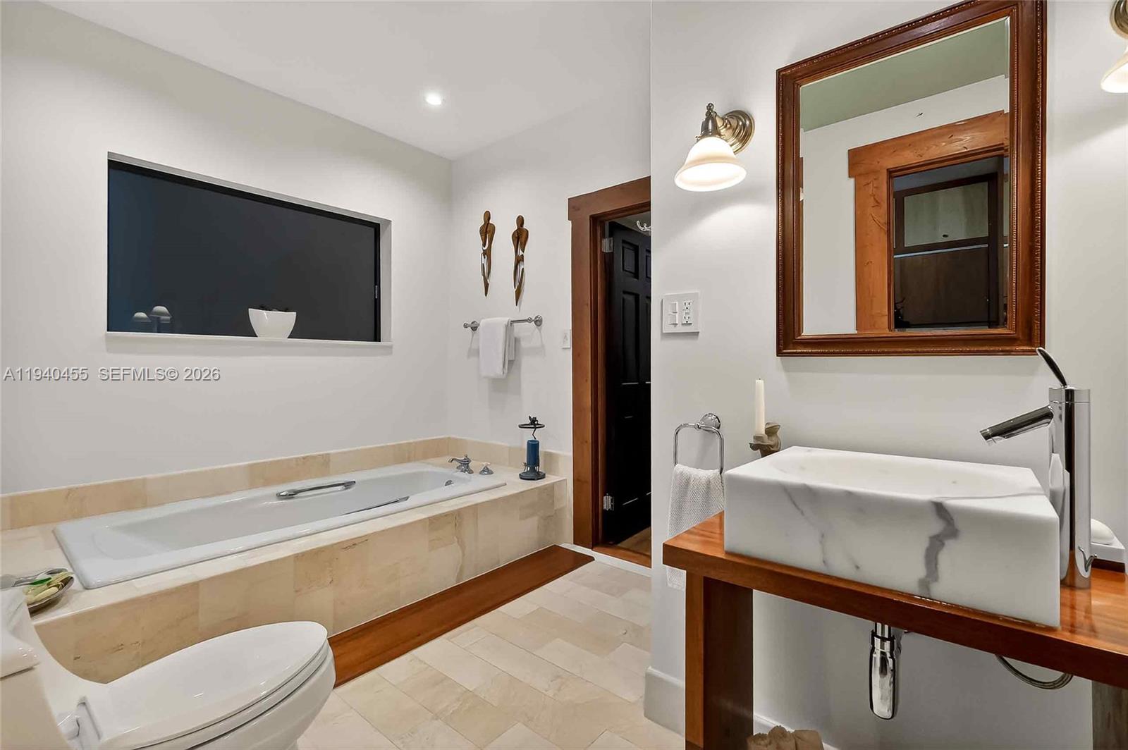   /   кв.футов $ 2026-01-07 0 Фото