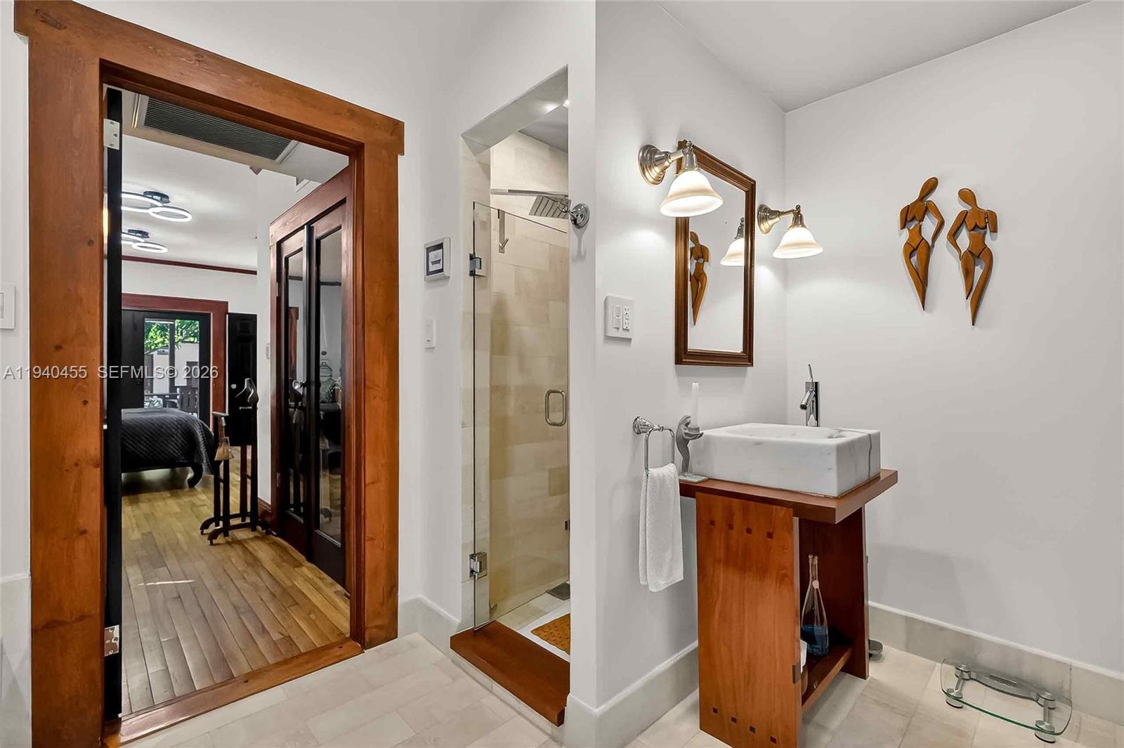   /   кв.футов $ 2026-01-07 0 Фото