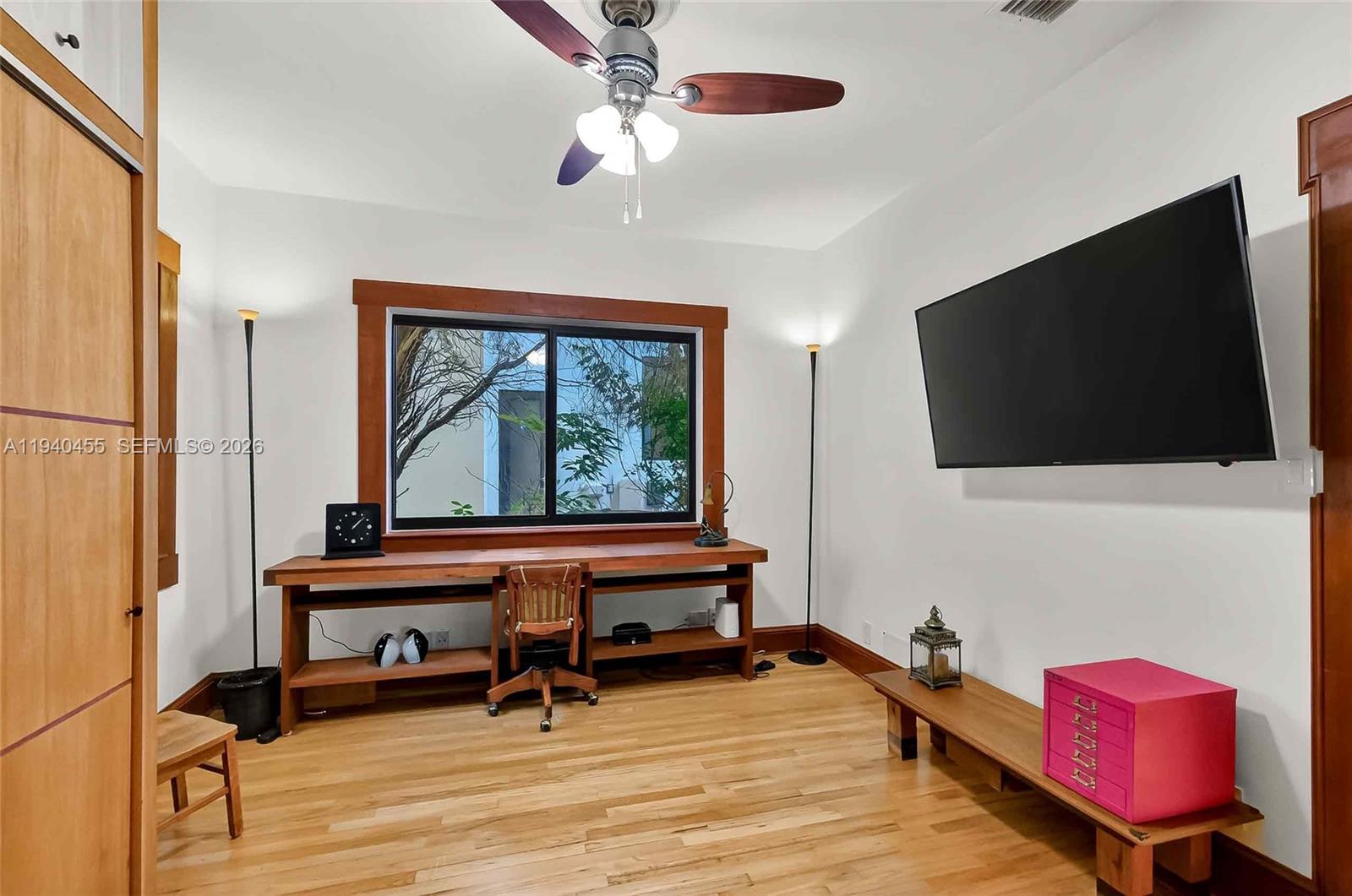   /   кв.футов $ 2026-01-07 0 Фото