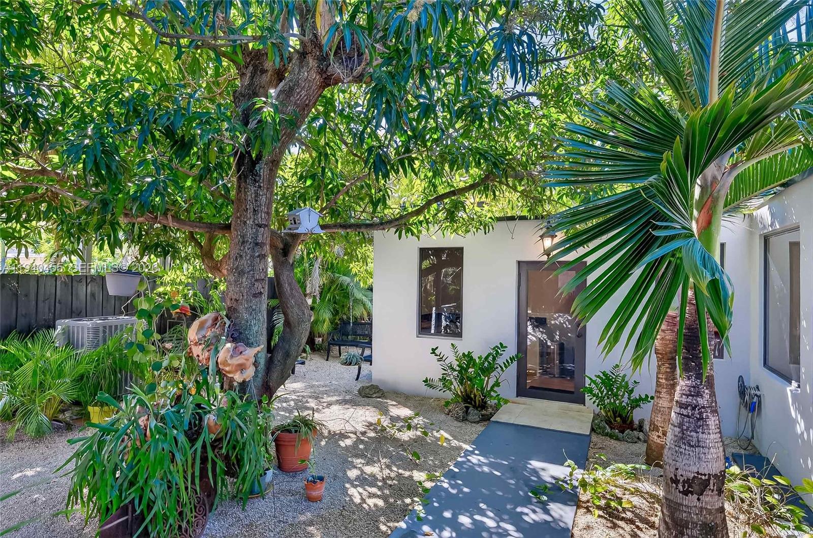   /   кв.футов $ 2026-01-07 0 Фото