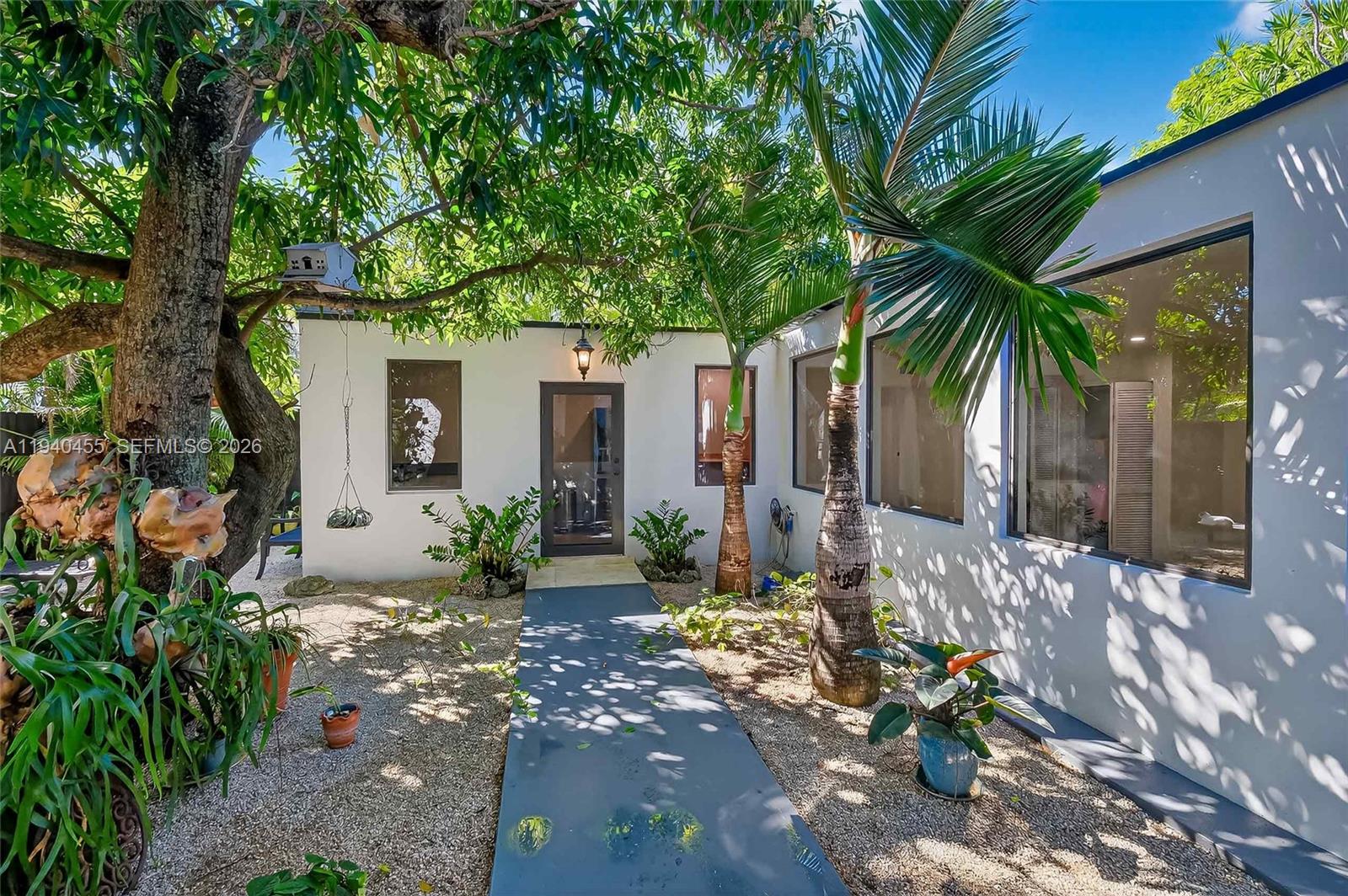   /   кв.футов $ 2026-01-07 0 Фото