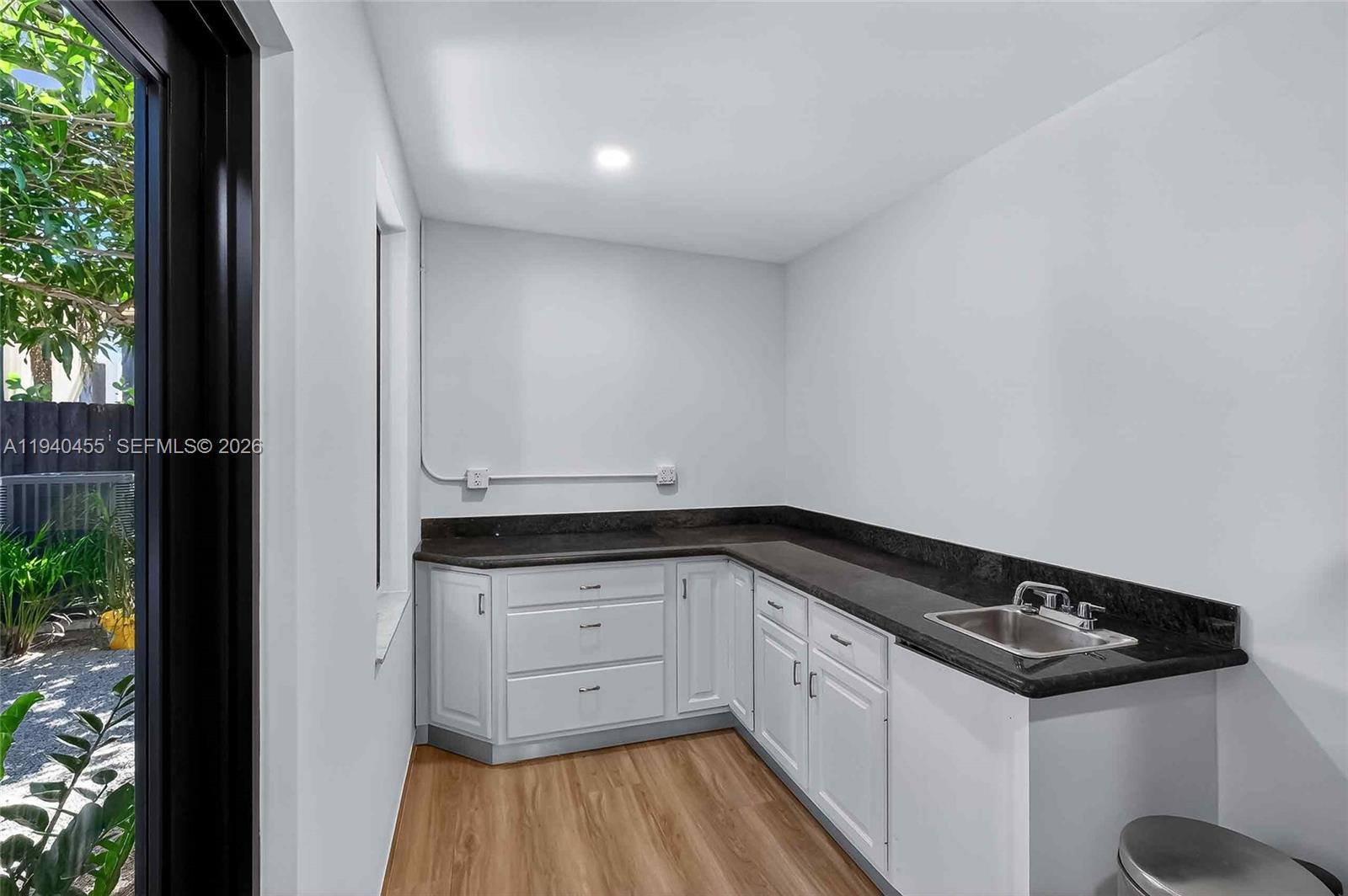   /   кв.футов $ 2026-01-07 0 Фото