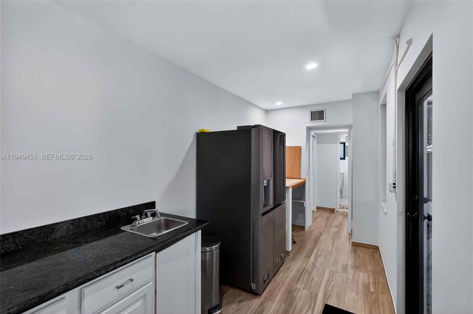   /   кв.футов $ 2026-01-07 0 Фото