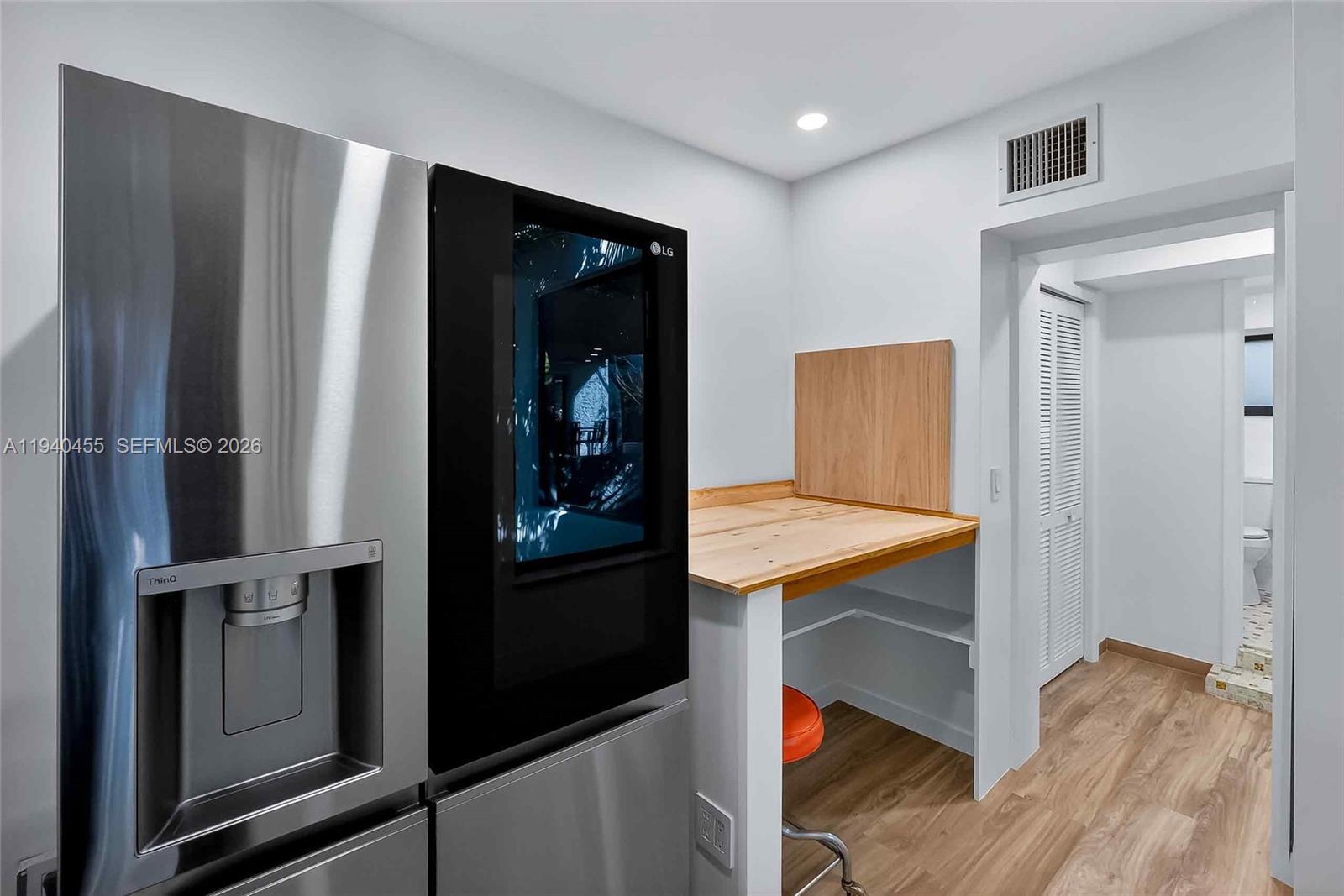   /   кв.футов $ 2026-01-07 0 Фото