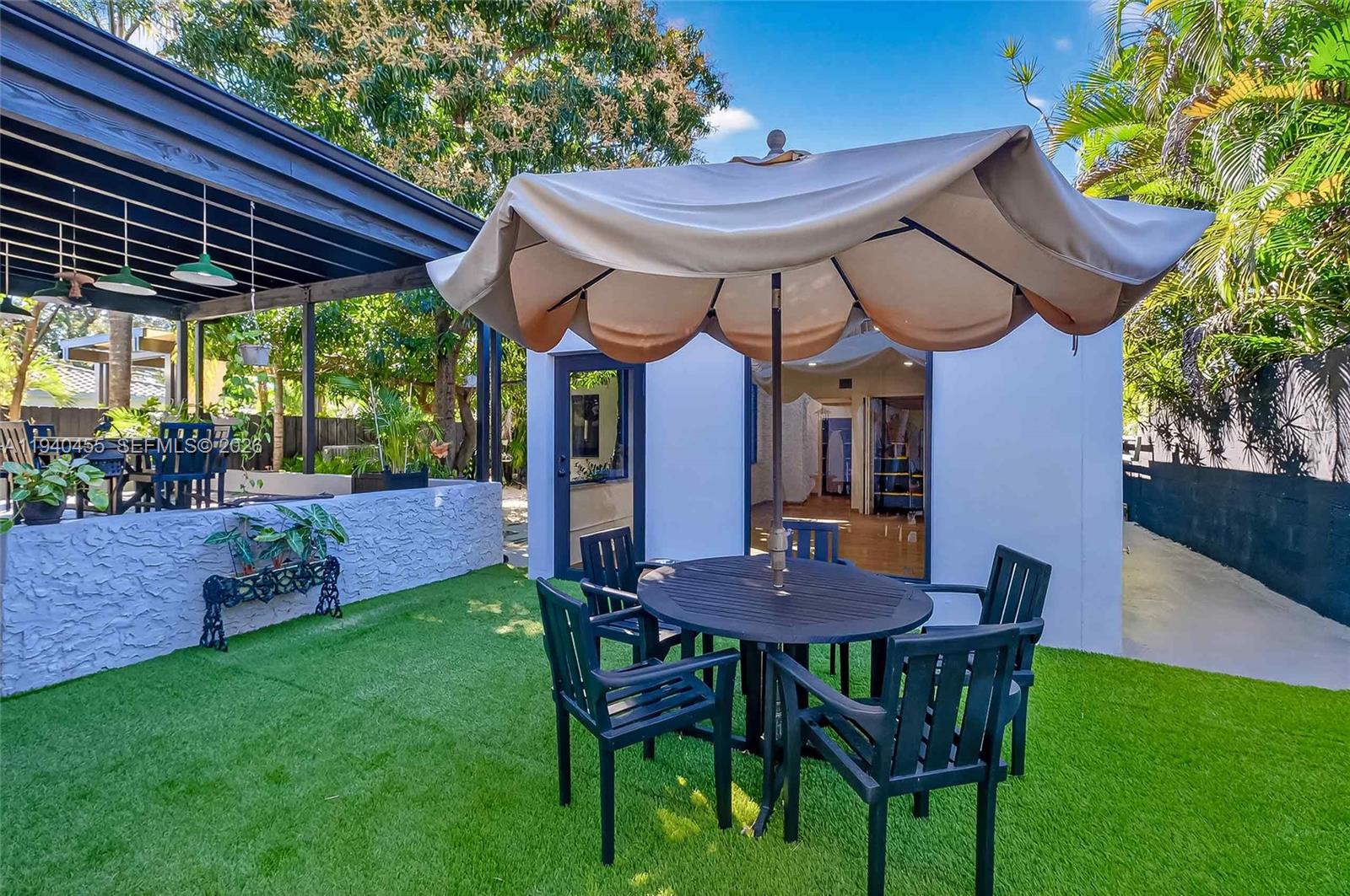   /   кв.футов $ 2026-01-07 0 Фото